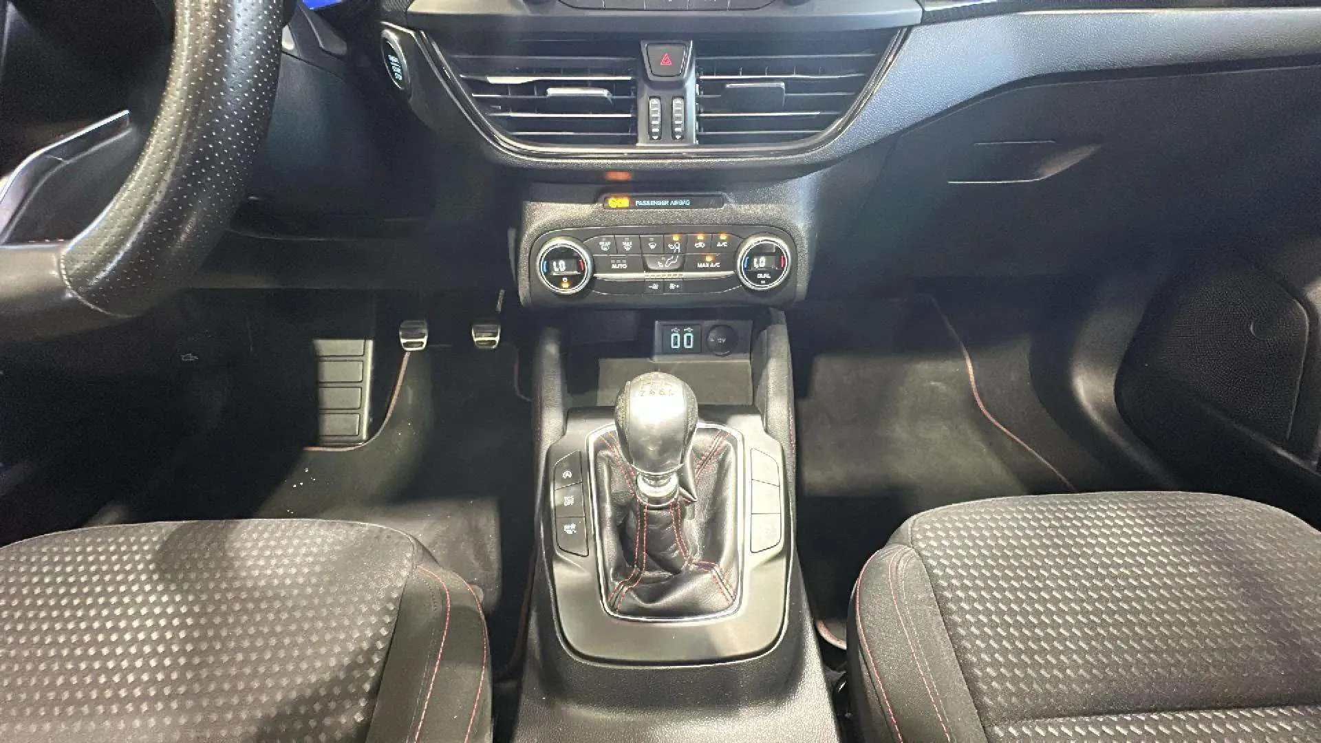 Ford Focus 1.0 EcoBoost MHEV ST-Line X - foto 15