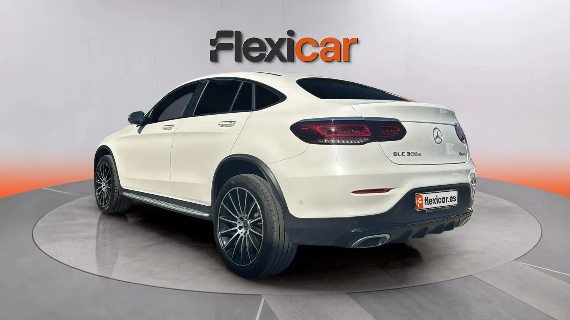 Mercedes-Benz GLC 300 e 4MATIC - foto 4