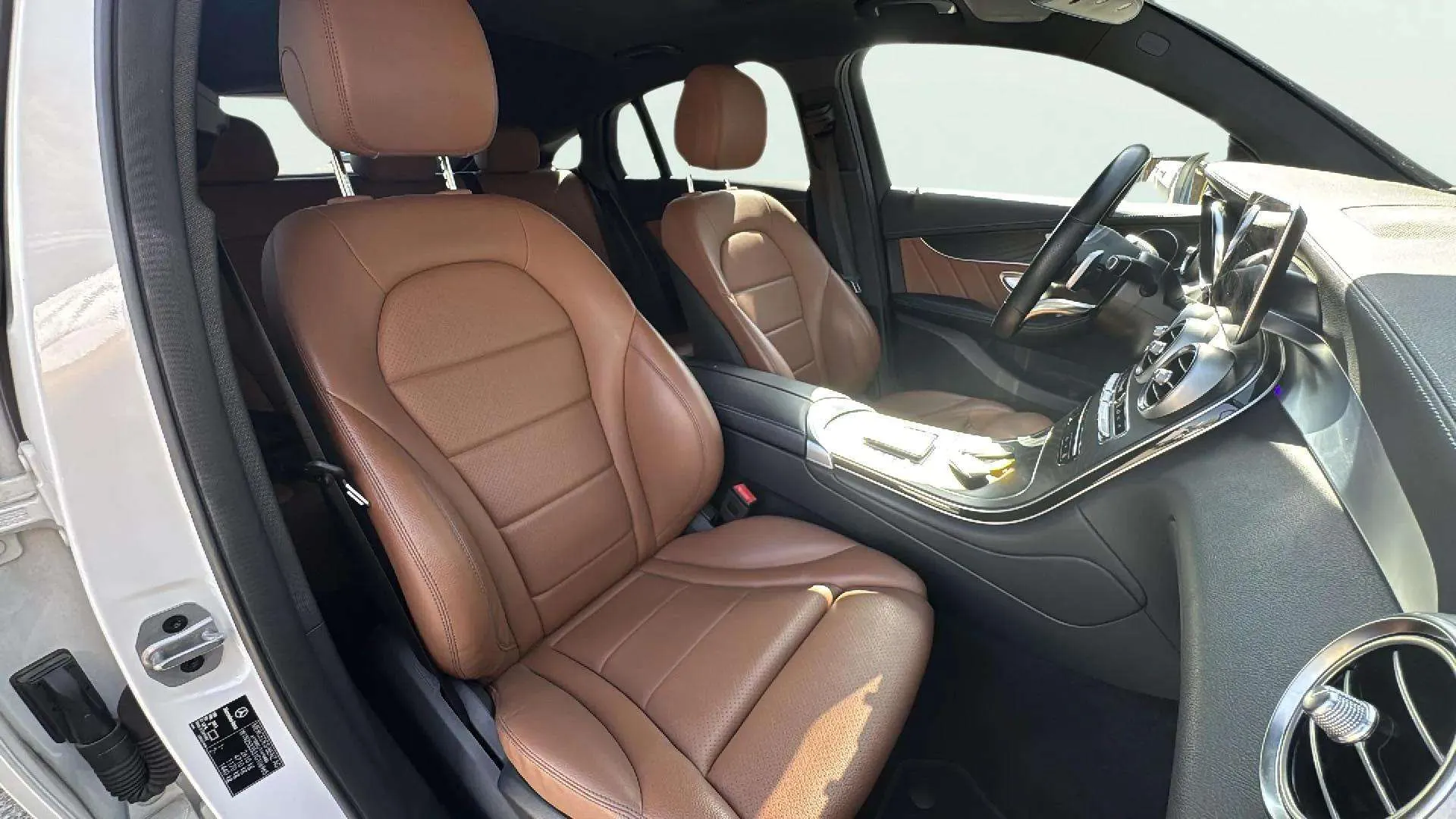 Mercedes-Benz GLC 300 e 4MATIC - foto 16