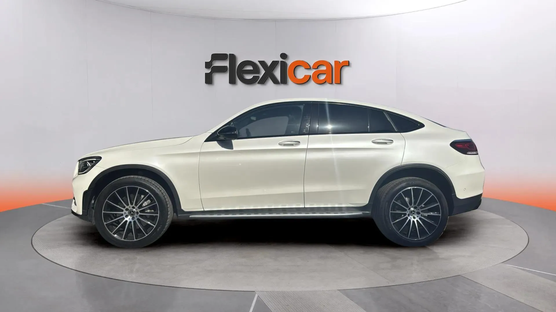 Mercedes-Benz GLC 300 e 4MATIC - foto 6
