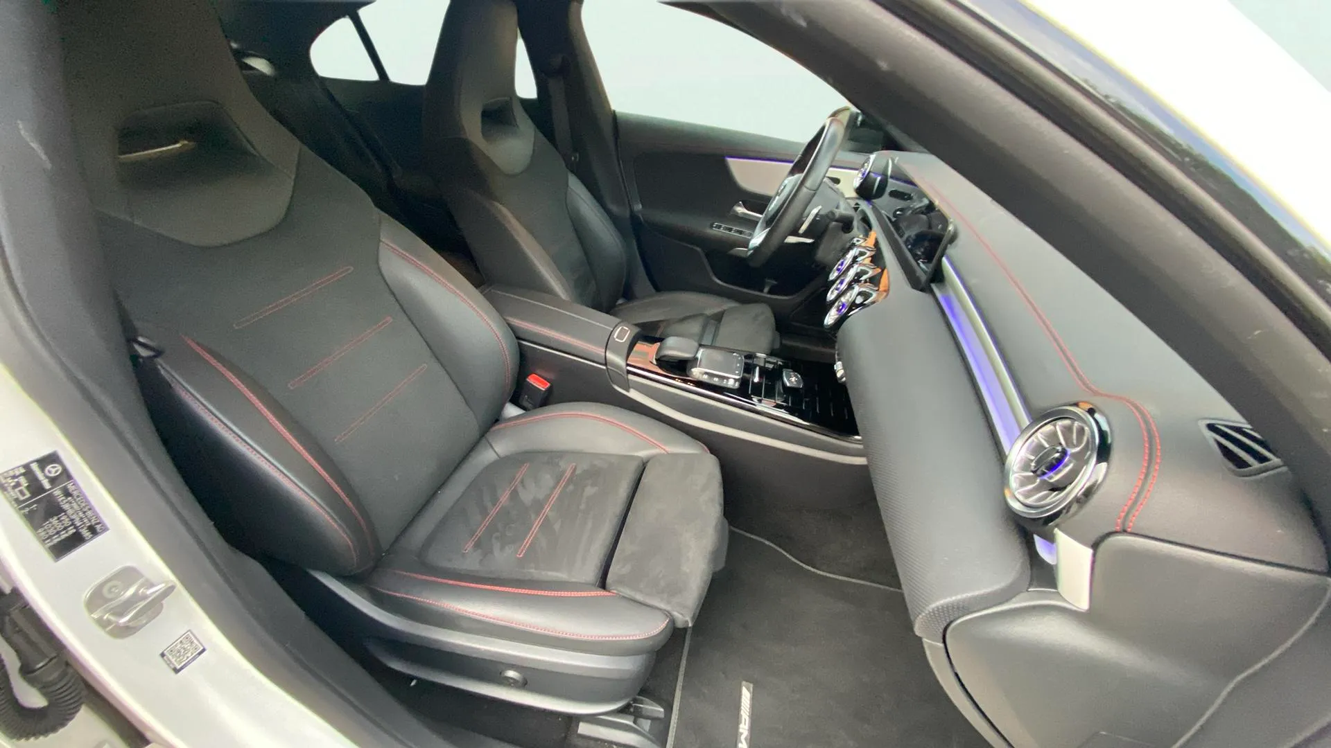 Mercedes-Benz CLA 200 - foto 12