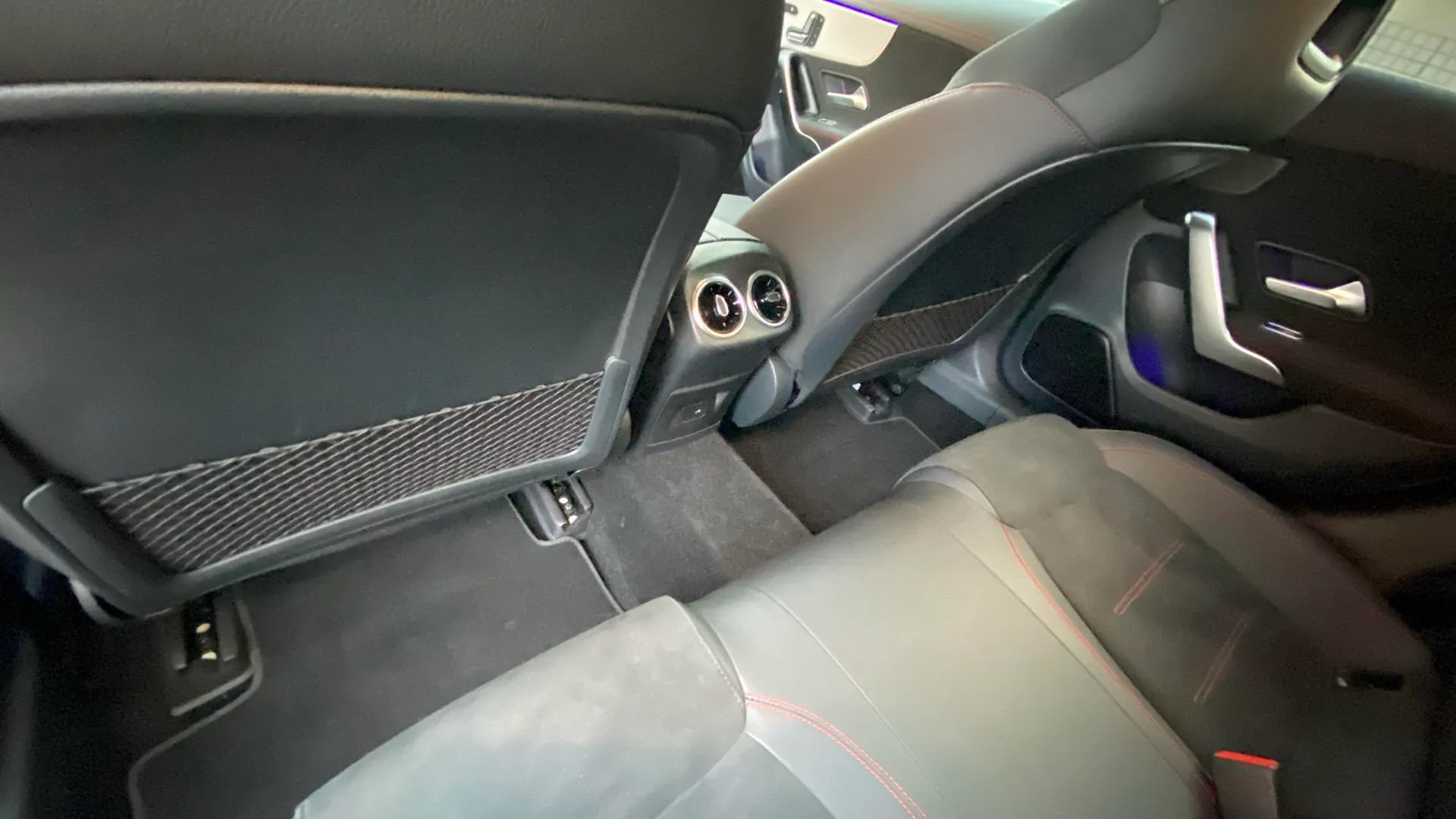 Mercedes-Benz CLA 200 - foto 29