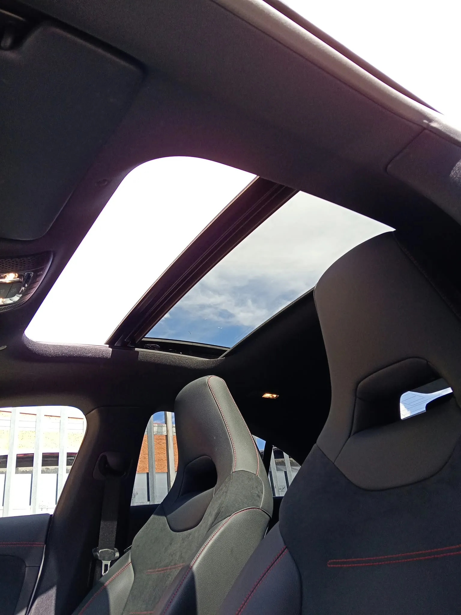 Mercedes-Benz CLA 200 - foto 18