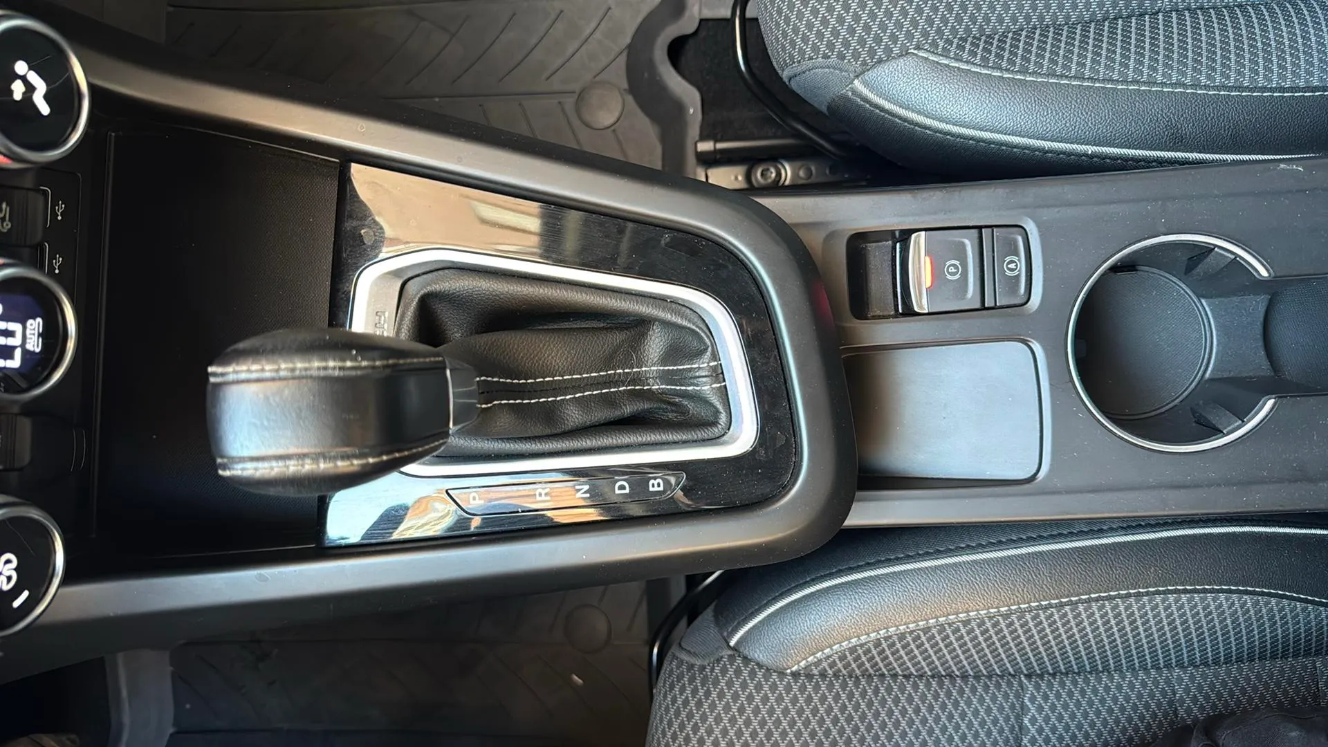Renault Arkana E-T. Engin. Fast Track full Hybrid - foto 21