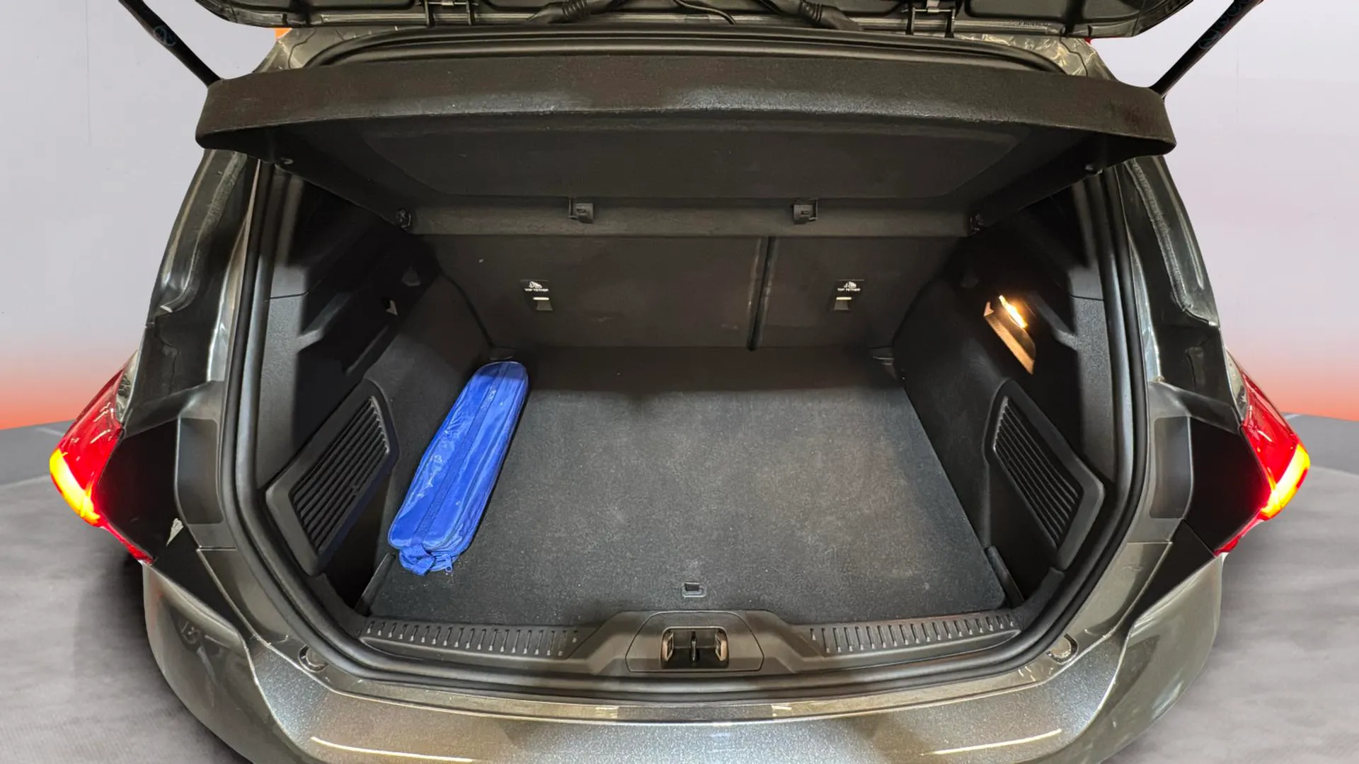 Ford Focus 1.5 EcoBlue ST-Line - foto 28