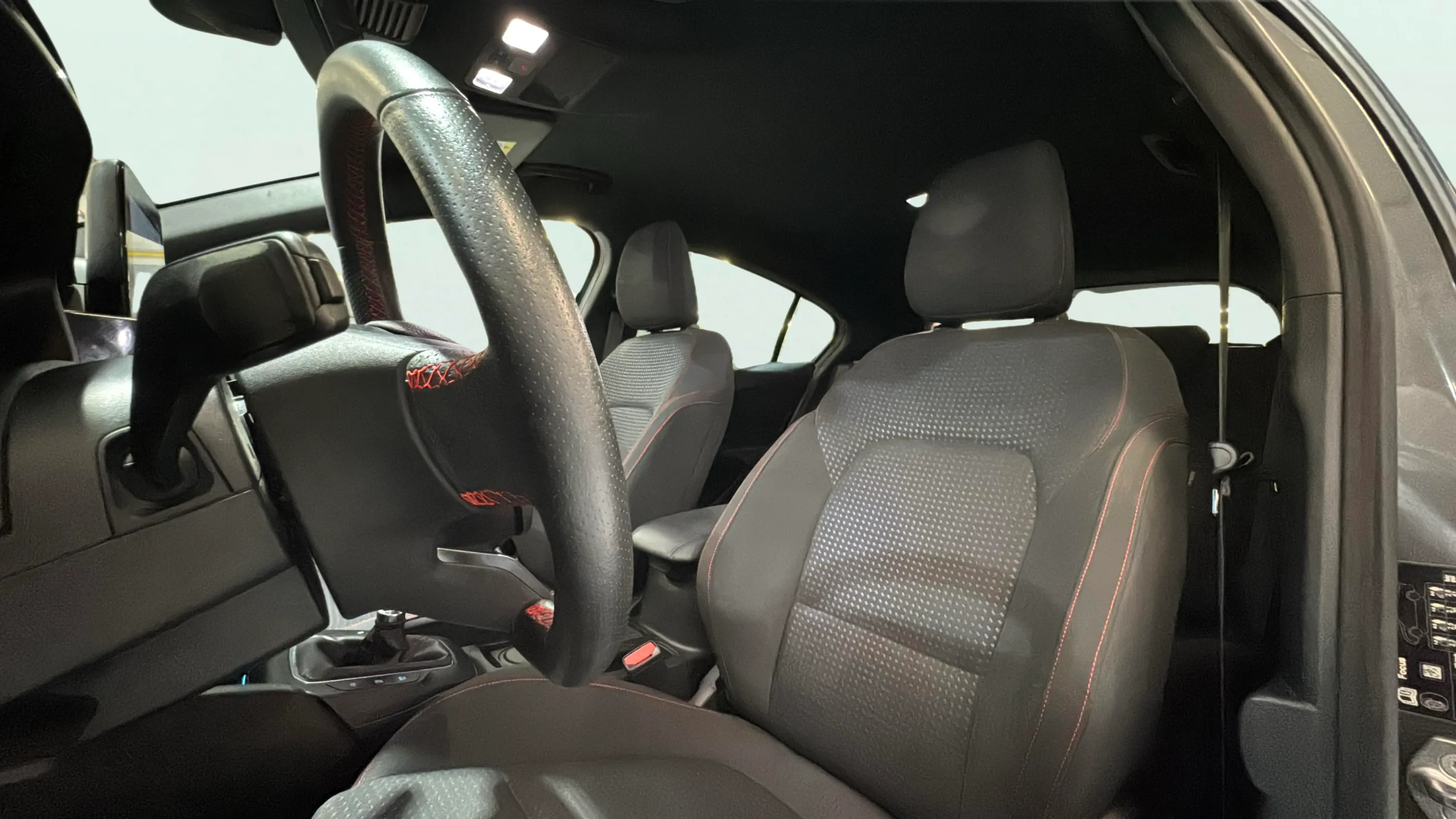 Ford Focus 1.5 EcoBlue ST-Line - foto 16