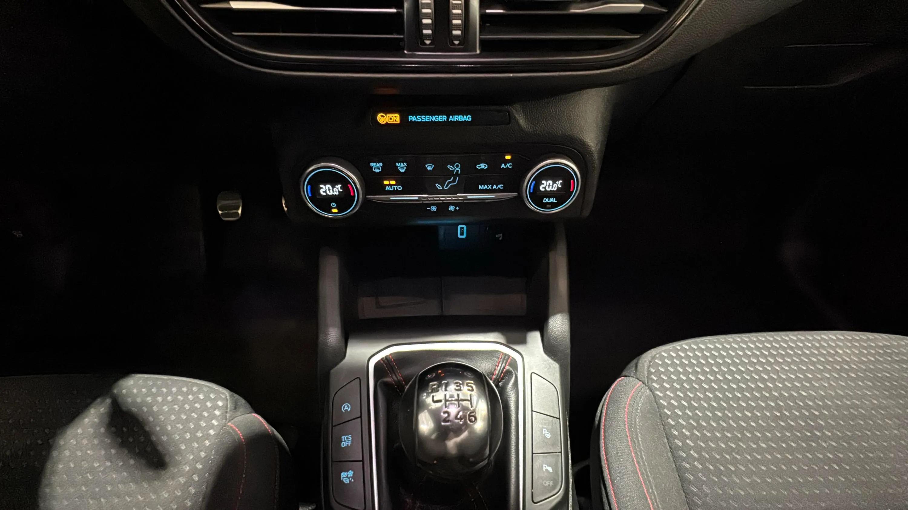 Ford Focus 1.5 EcoBlue ST-Line - foto 10