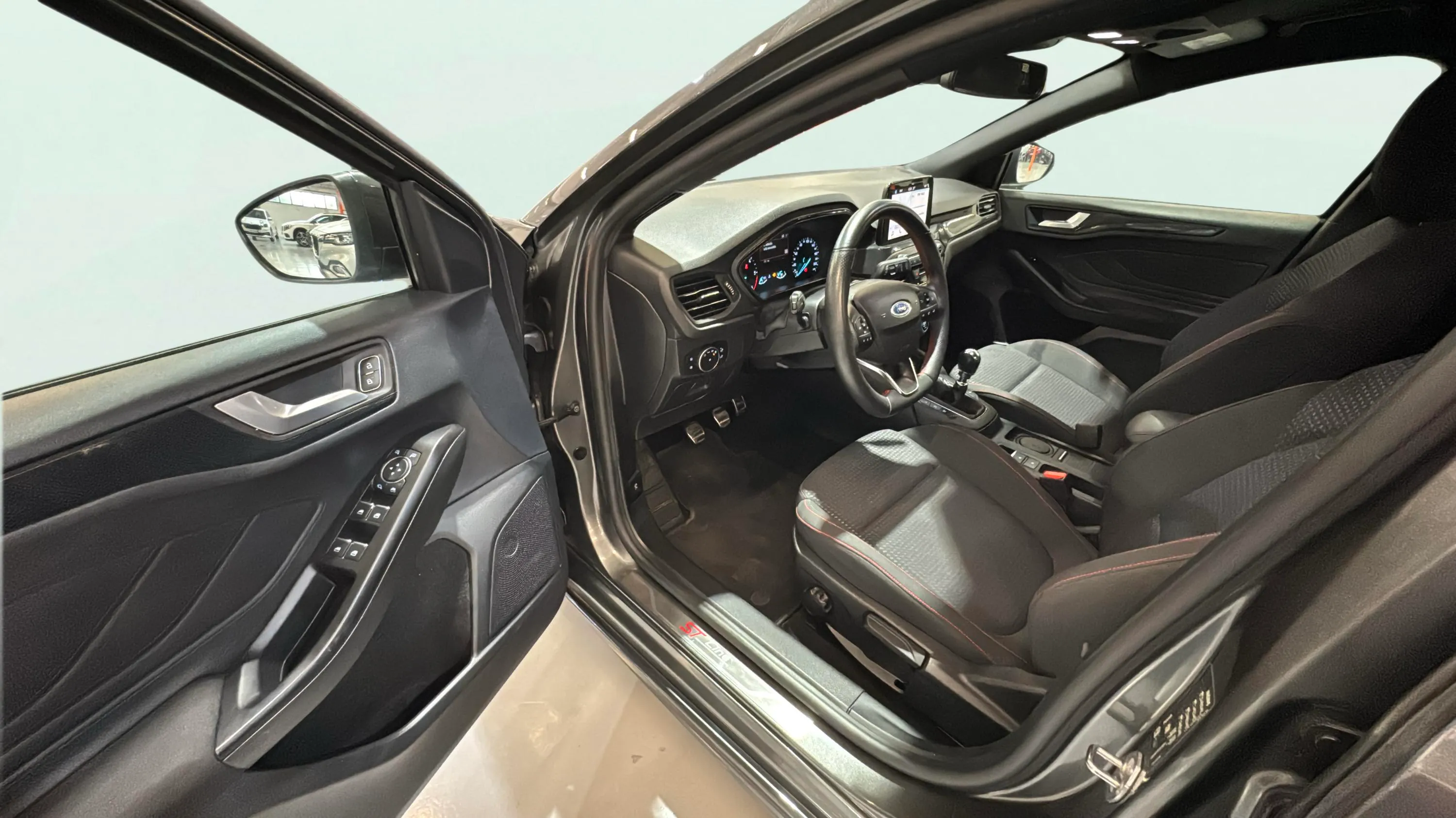 Ford Focus 1.5 EcoBlue ST-Line - foto 29
