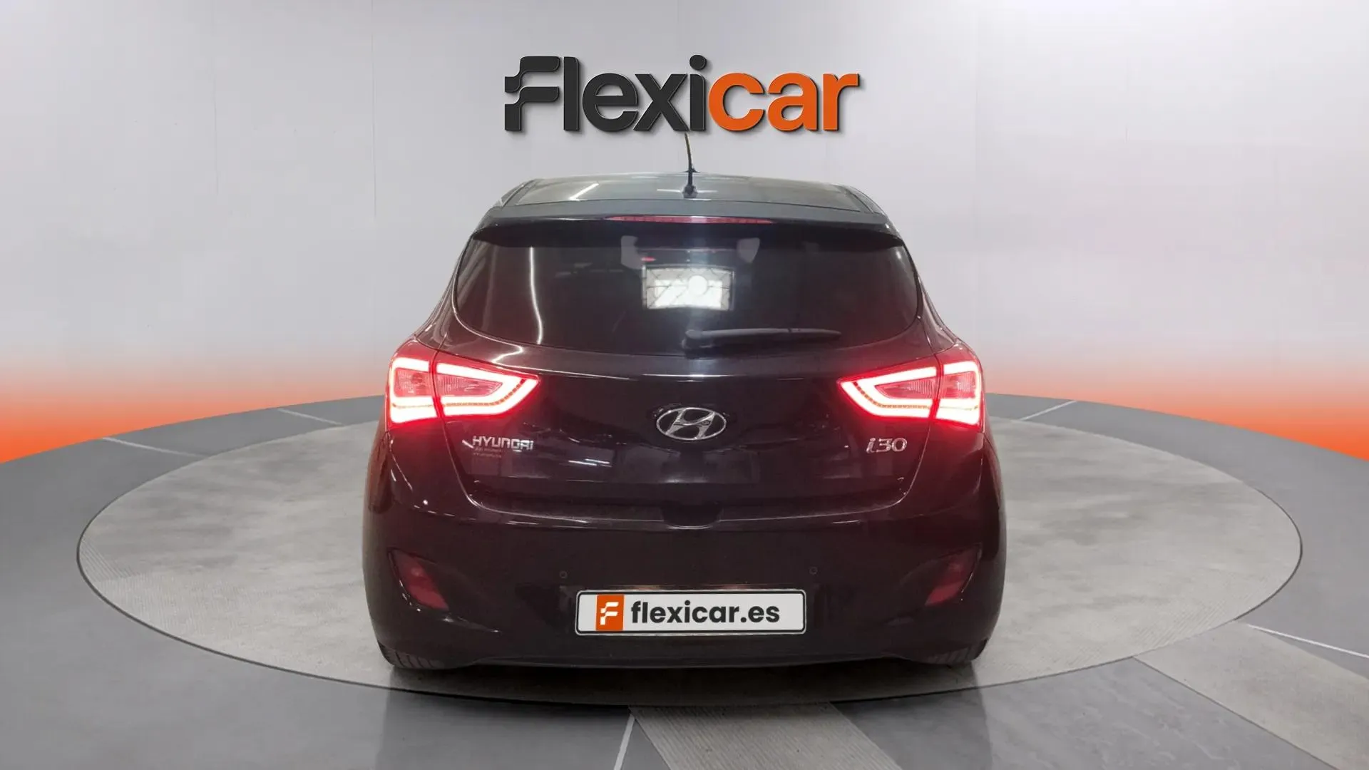 Hyundai i30 1.6 CRDi BlueDrive Black Line - foto 4
