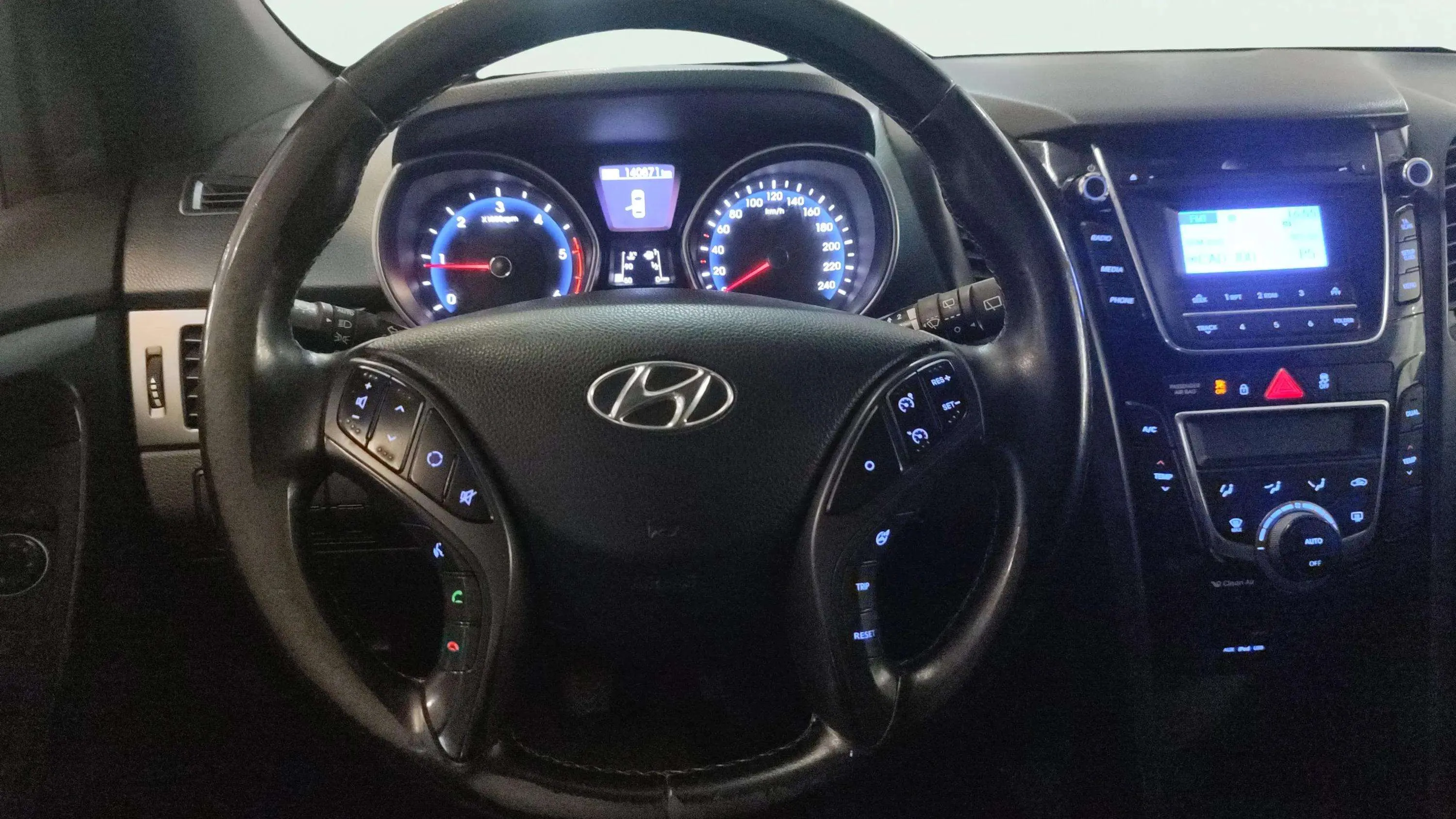 Hyundai i30 1.6 CRDi BlueDrive Black Line - foto 9