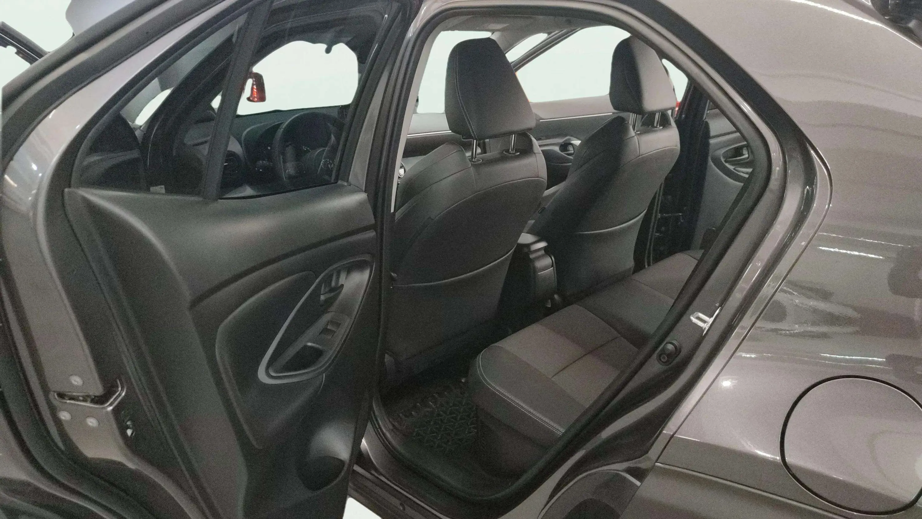 Toyota Yaris Cross 1.5 120H Active Plus - foto 12