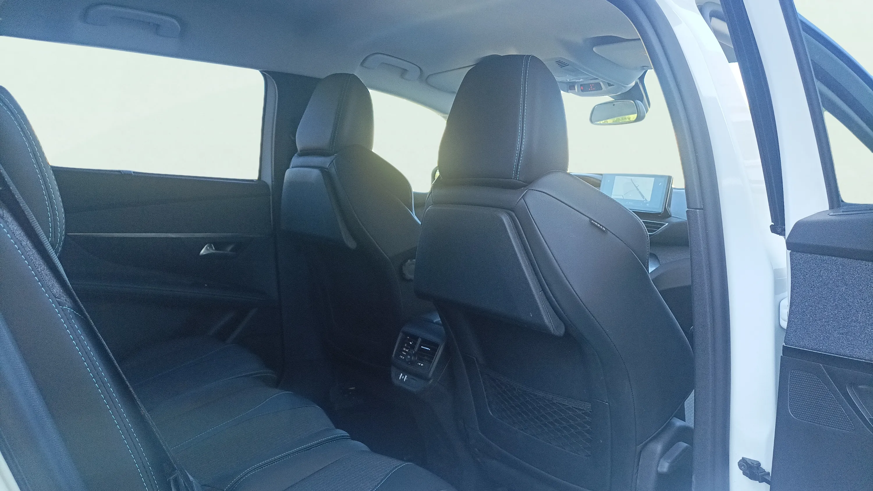Peugeot 5008 1.2 PureTech Allure EAT8 - foto 18