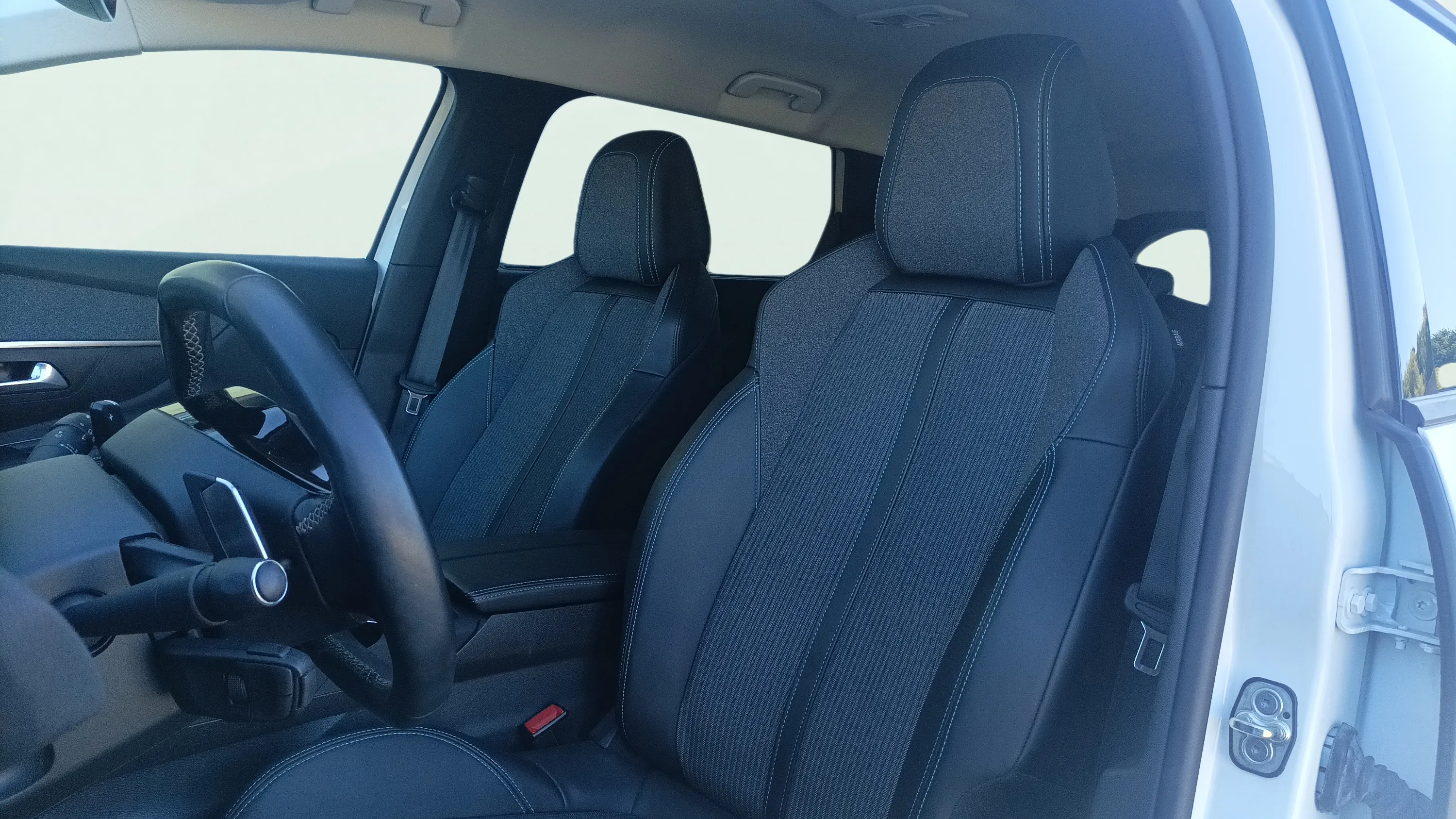 Peugeot 5008 1.2 PureTech Allure EAT8 - foto 17