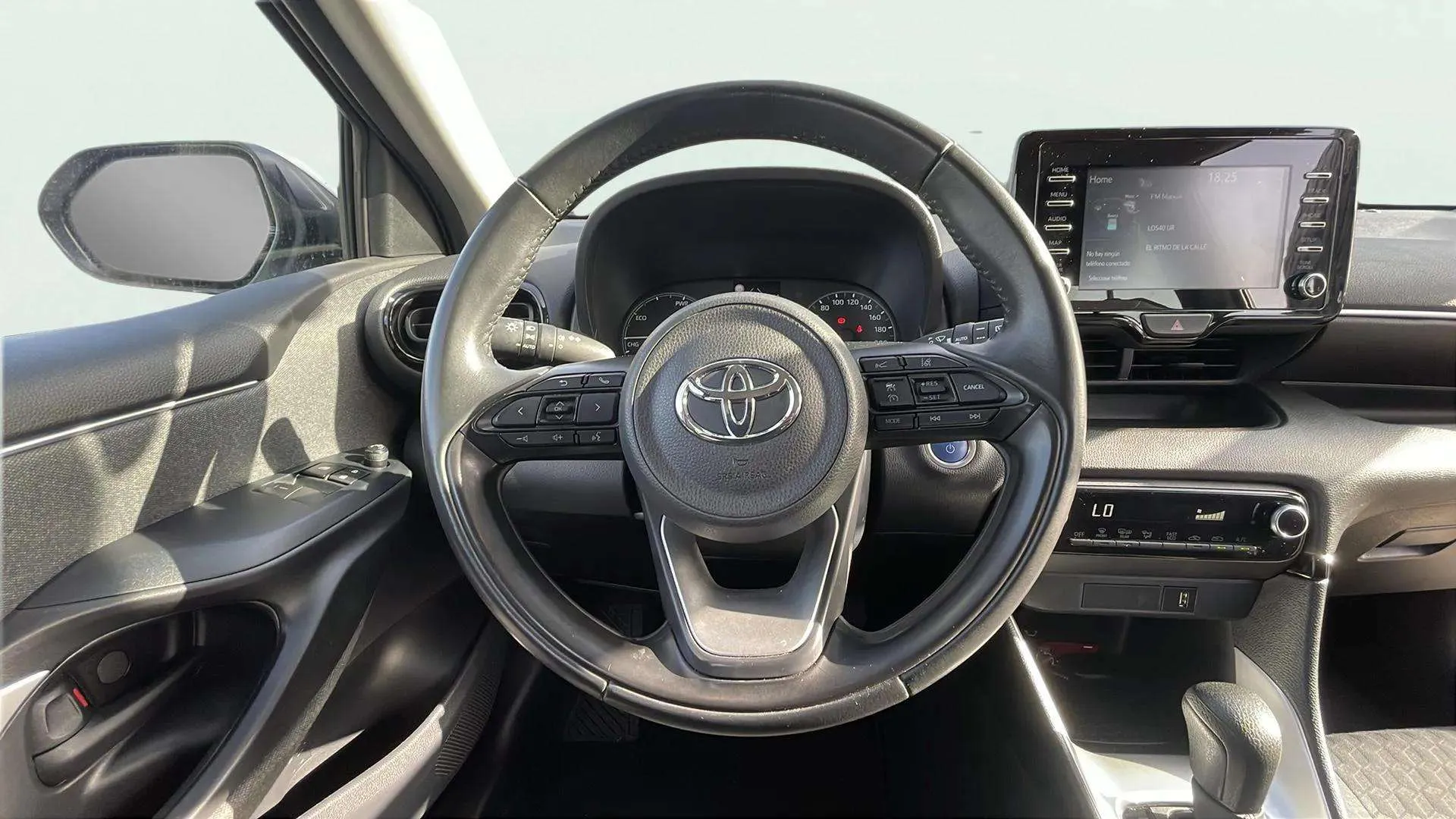 Toyota Yaris 1.5 120H Active Tech - foto 10