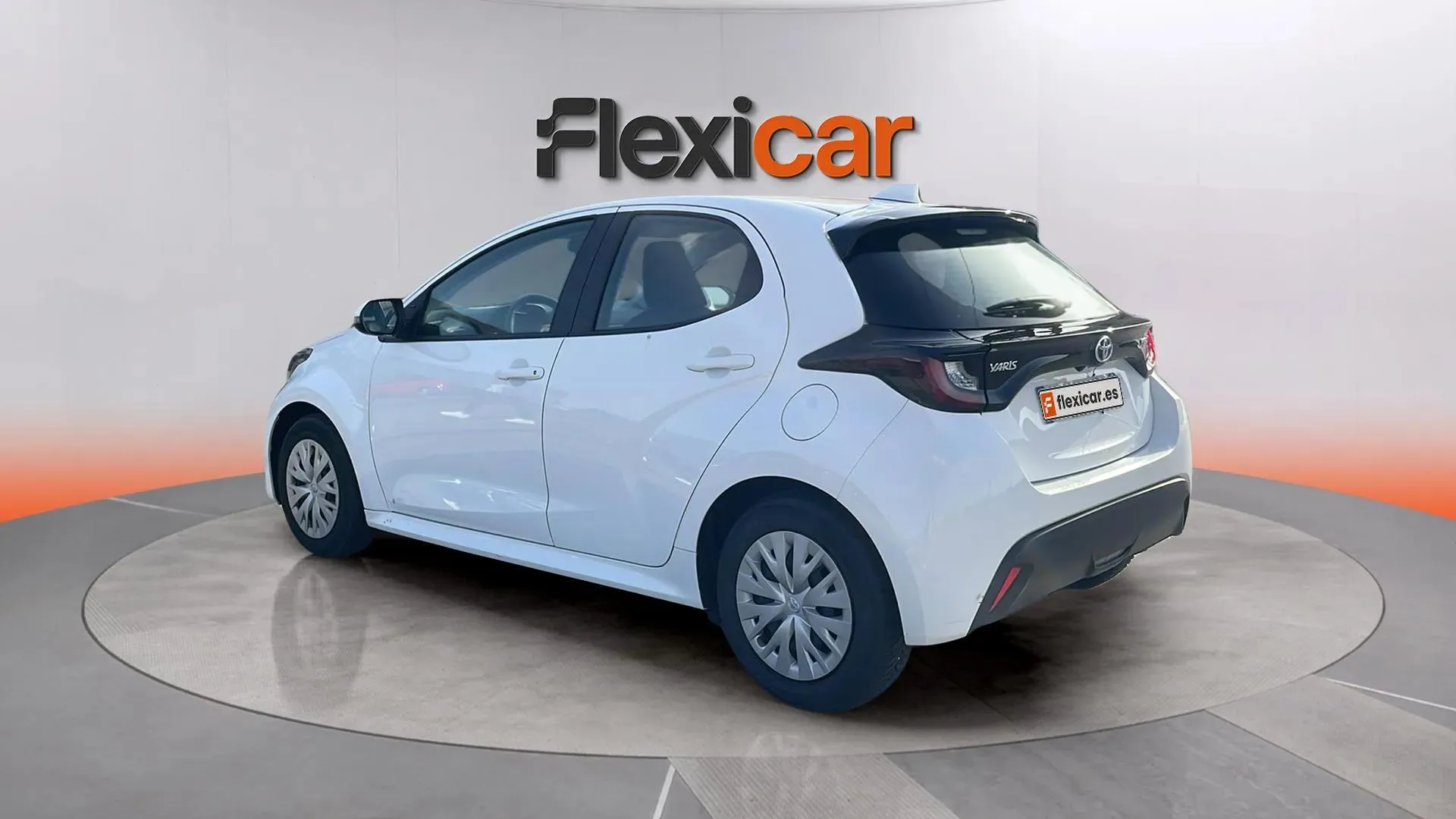 Toyota Yaris 1.5 120H Active Tech - foto 4