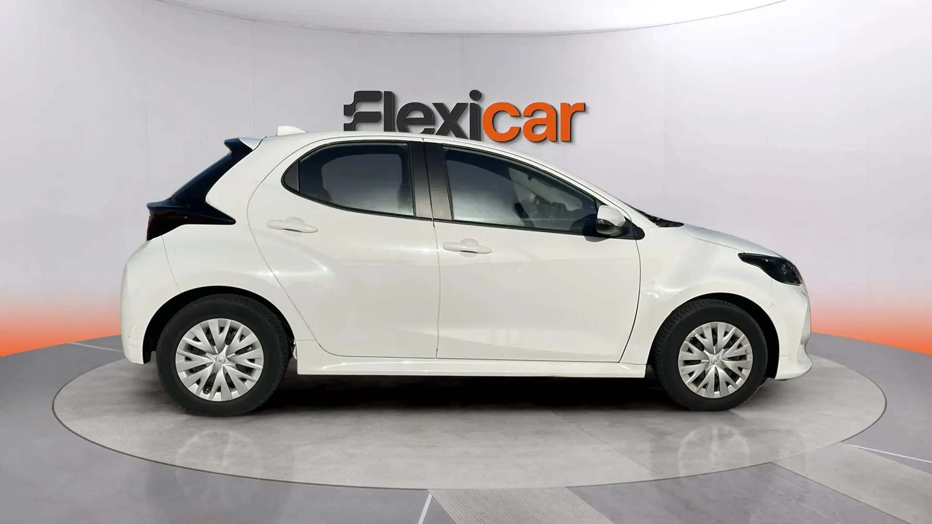 Toyota Yaris 1.5 120H Active Tech - foto 2