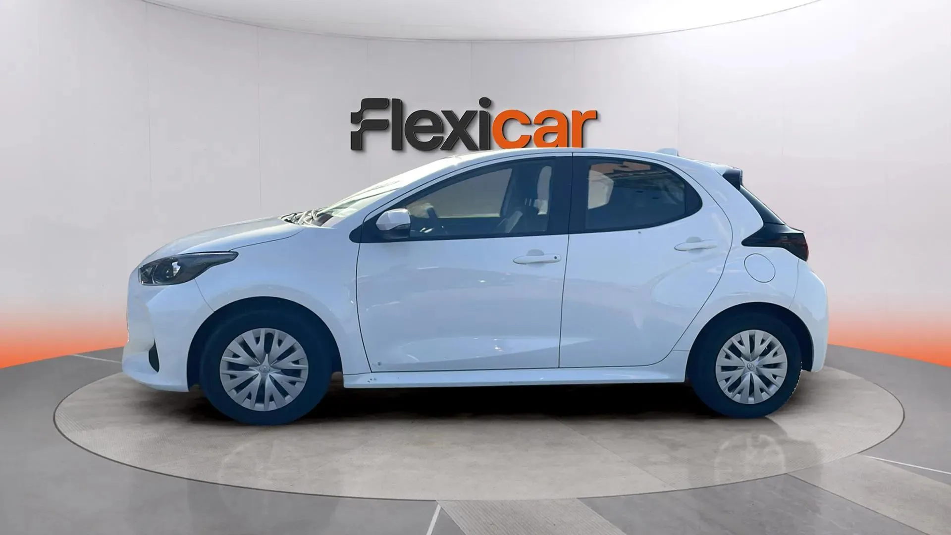 Toyota Yaris 1.5 120H Active Tech - foto 5