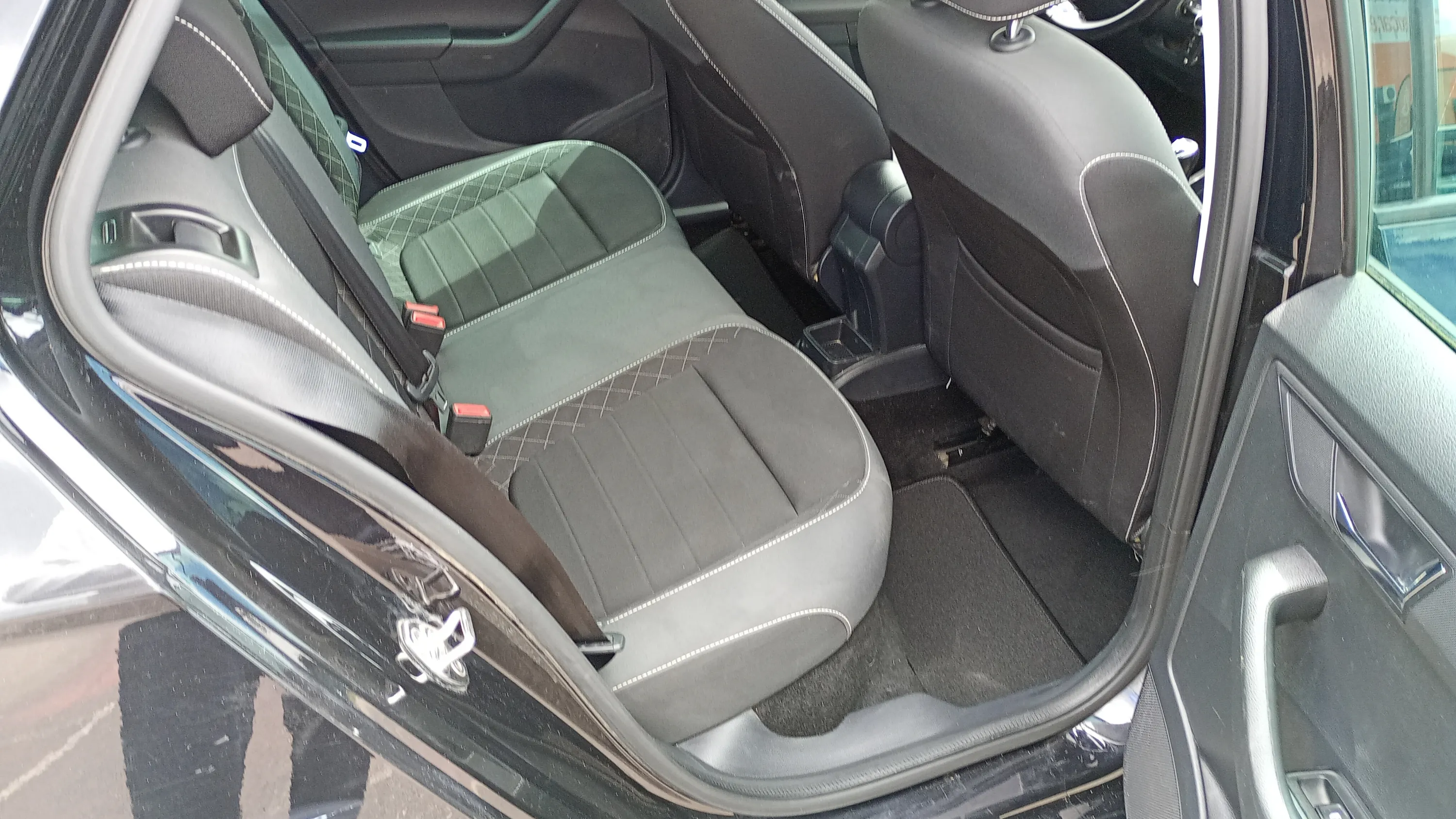 Škoda Fabia 1.0 TSI Ambition - foto 15