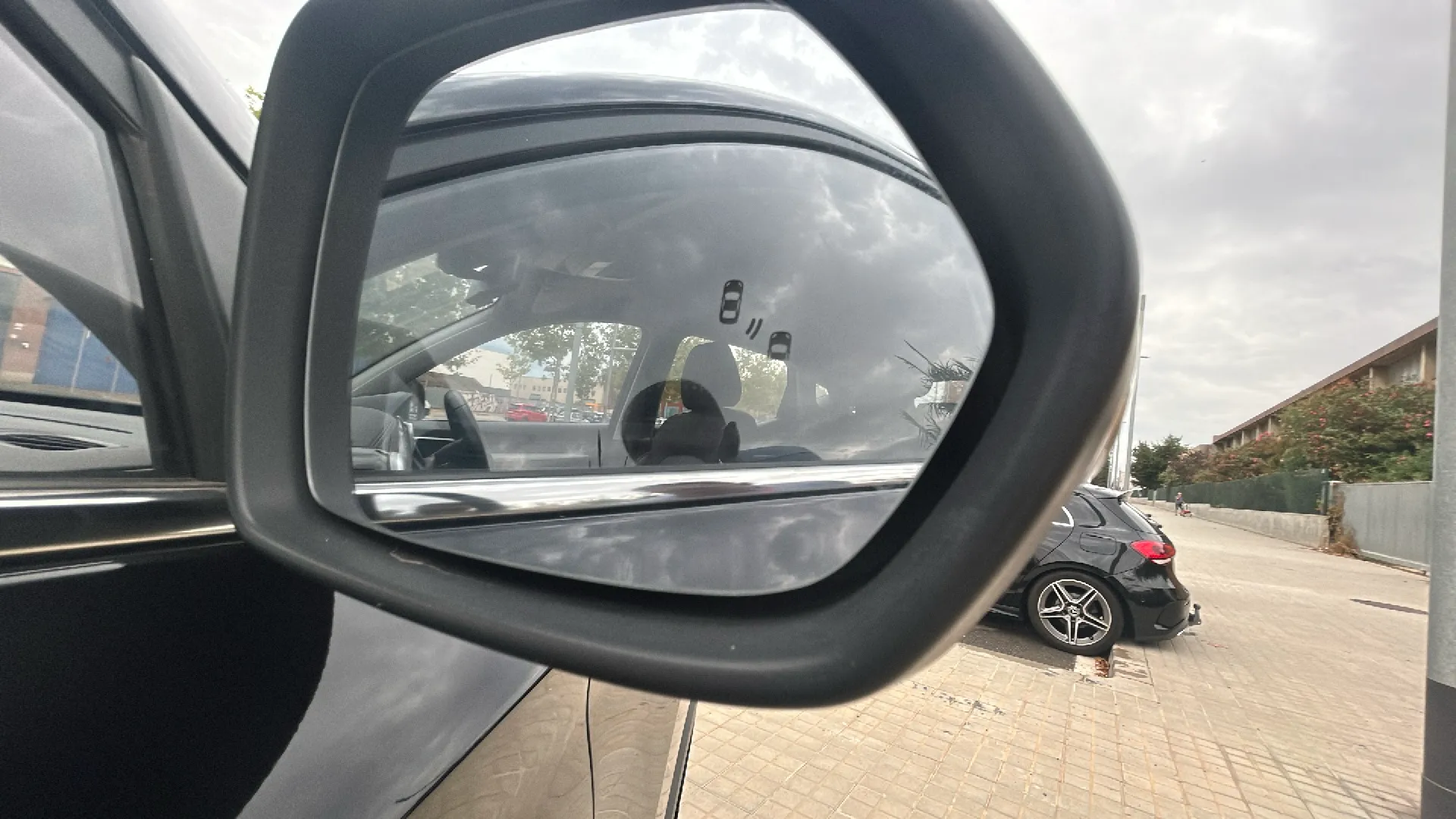 MG ZS 1.0T Luxury - foto 24