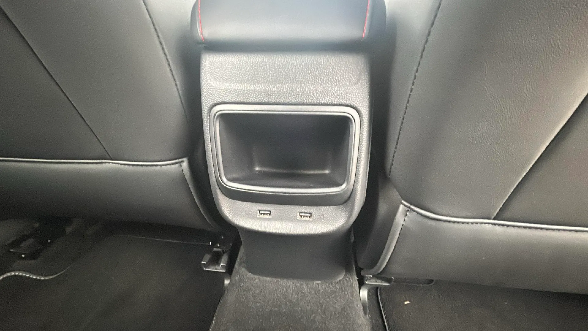 MG ZS 1.0T Luxury - foto 28