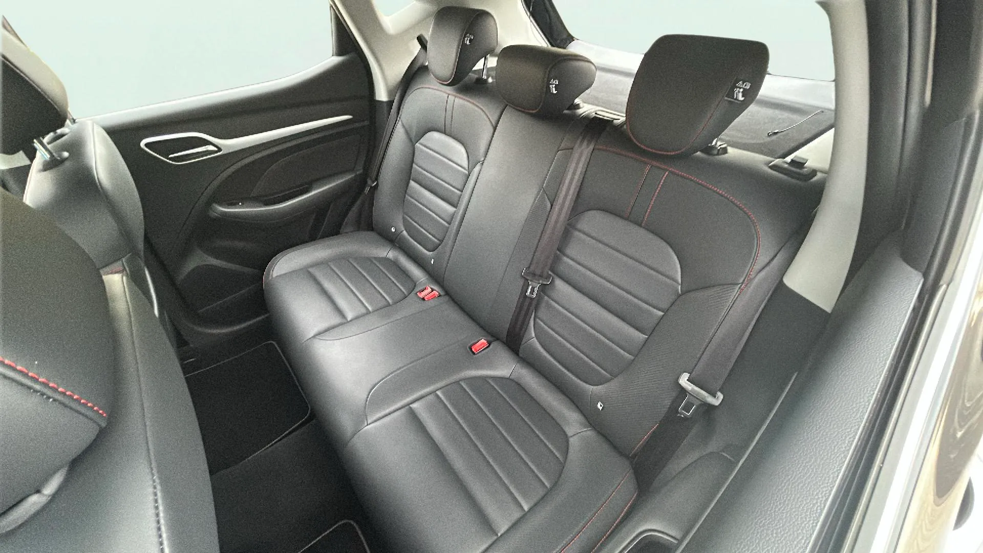 MG ZS 1.0T Luxury - foto 14