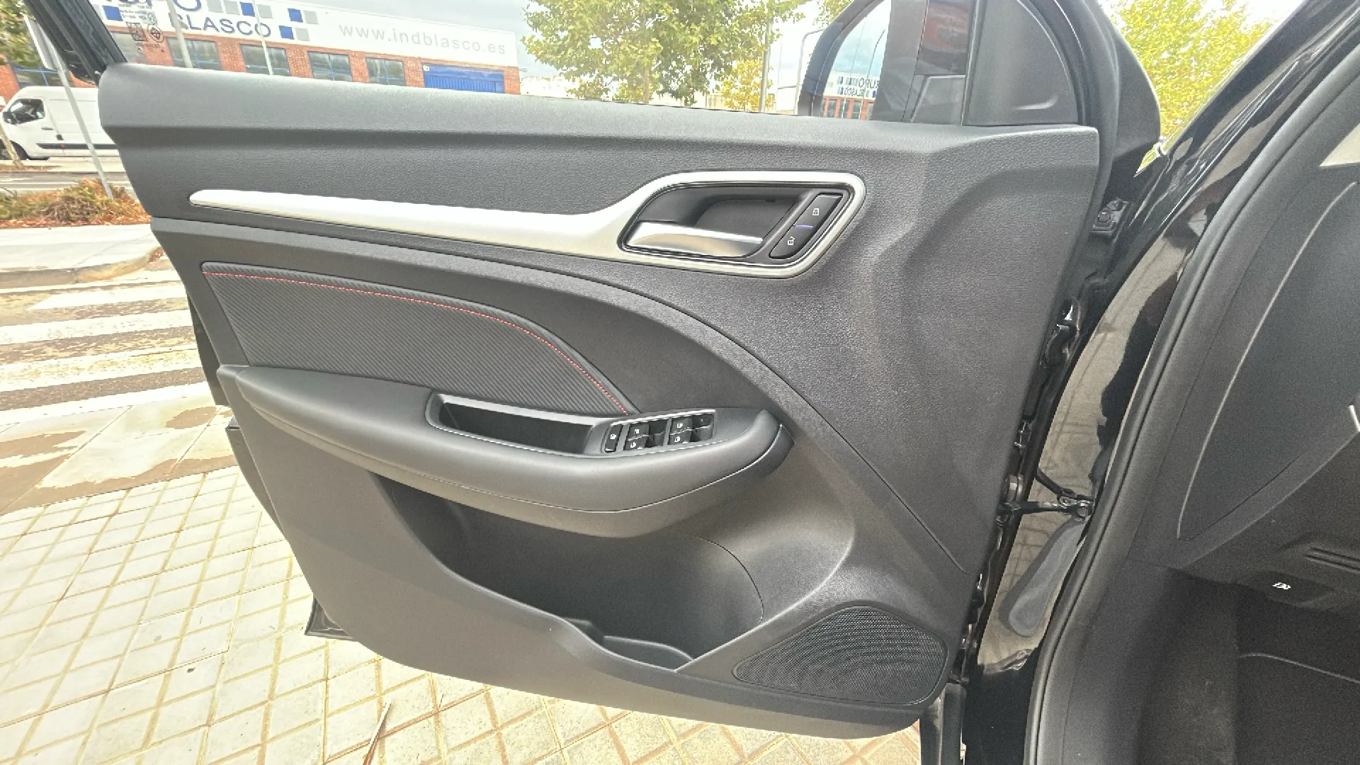 MG ZS 1.0T Luxury - foto 22
