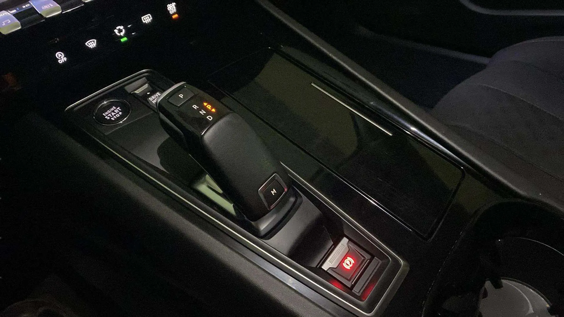 Peugeot 508 SW Active Pack PureTech 130 EAT8 - foto 18