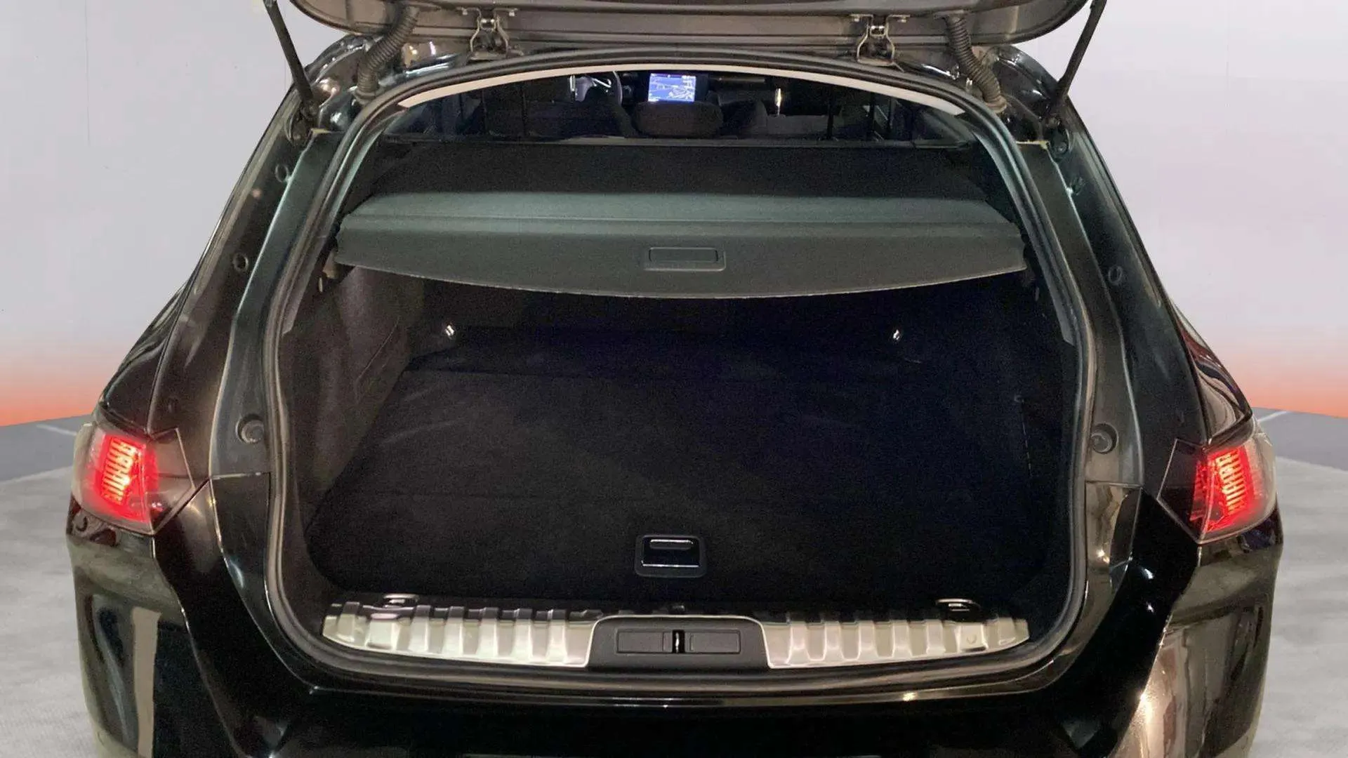 Peugeot 508 SW Active Pack PureTech 130 EAT8 - foto 27