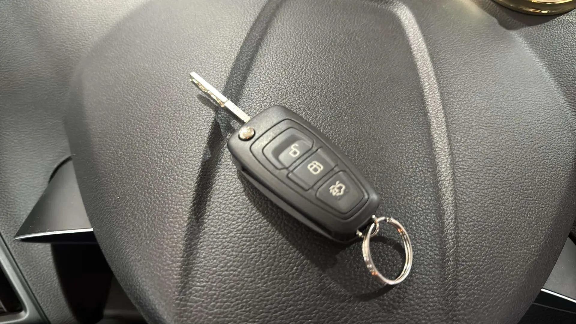 Ford C-Max 1.0 EcoBoost Trend+ - foto 23