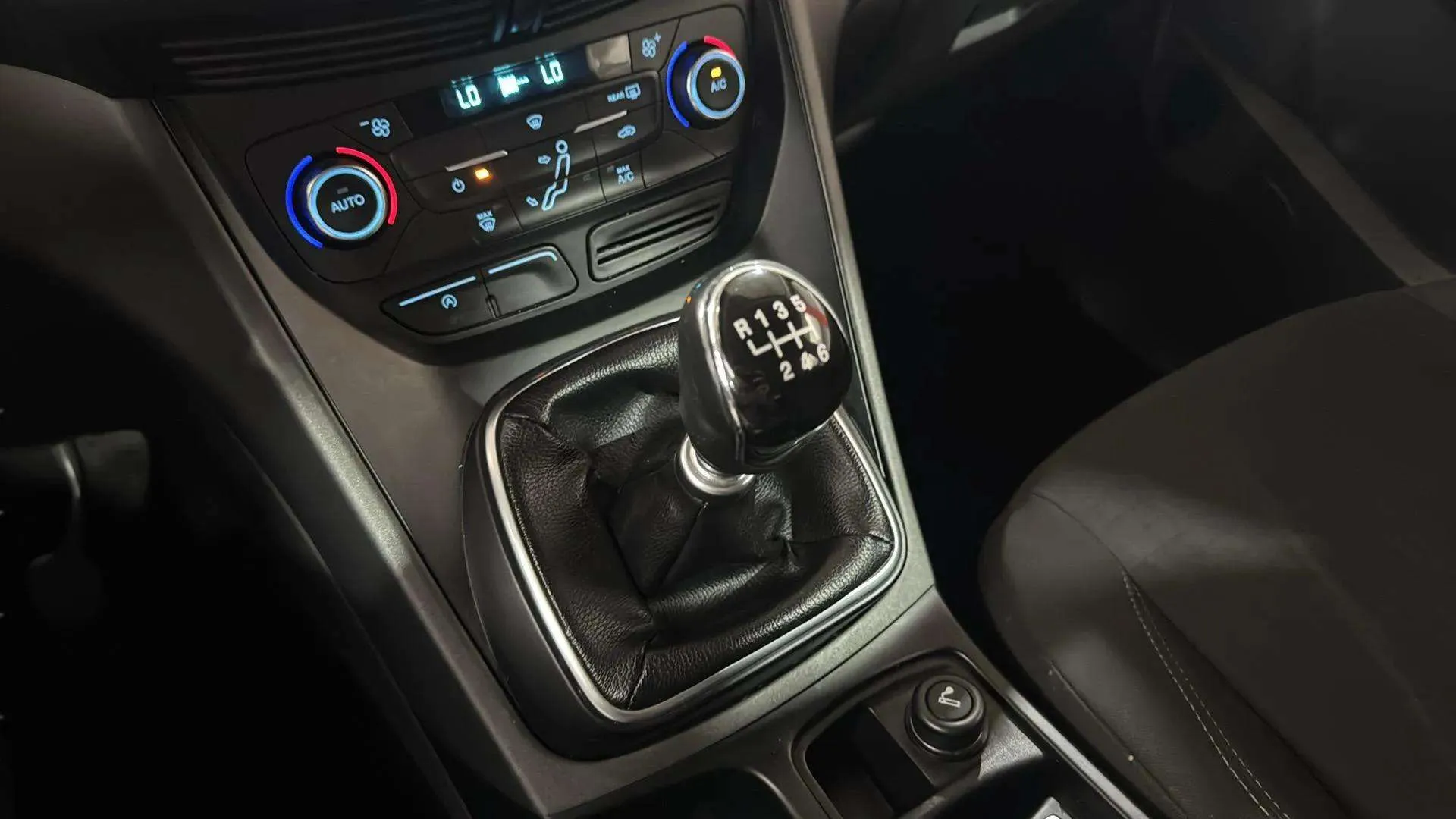 Ford C-Max 1.0 EcoBoost Trend+ - foto 16