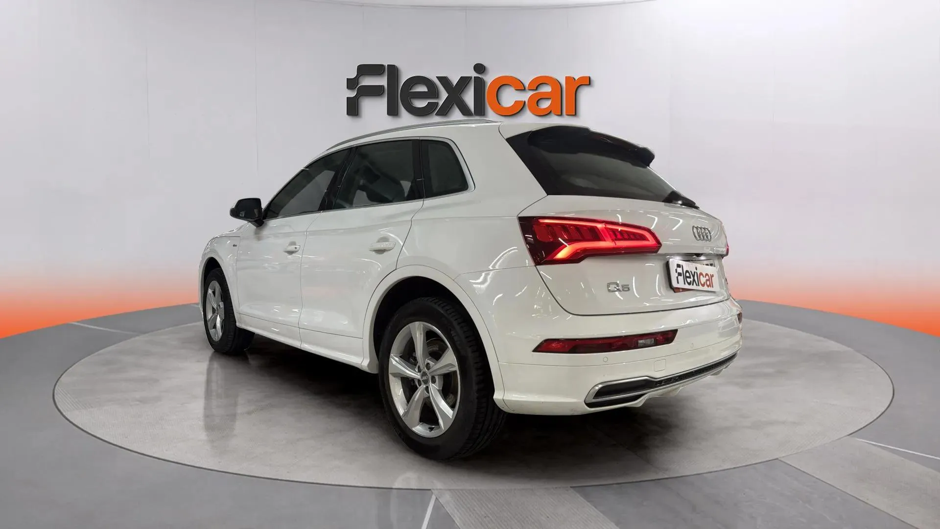 Audi Q5 35 TDI quattro S tronic - foto 4
