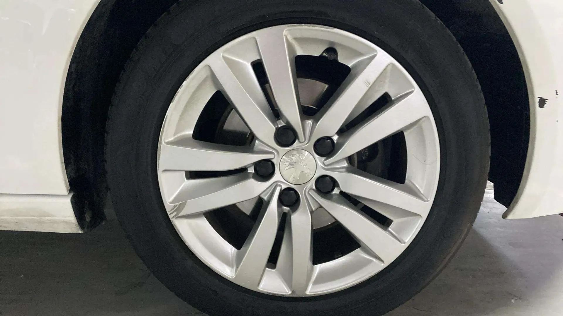 Peugeot 308 Active Pack BlueHDi 130 EAT8 - foto 30