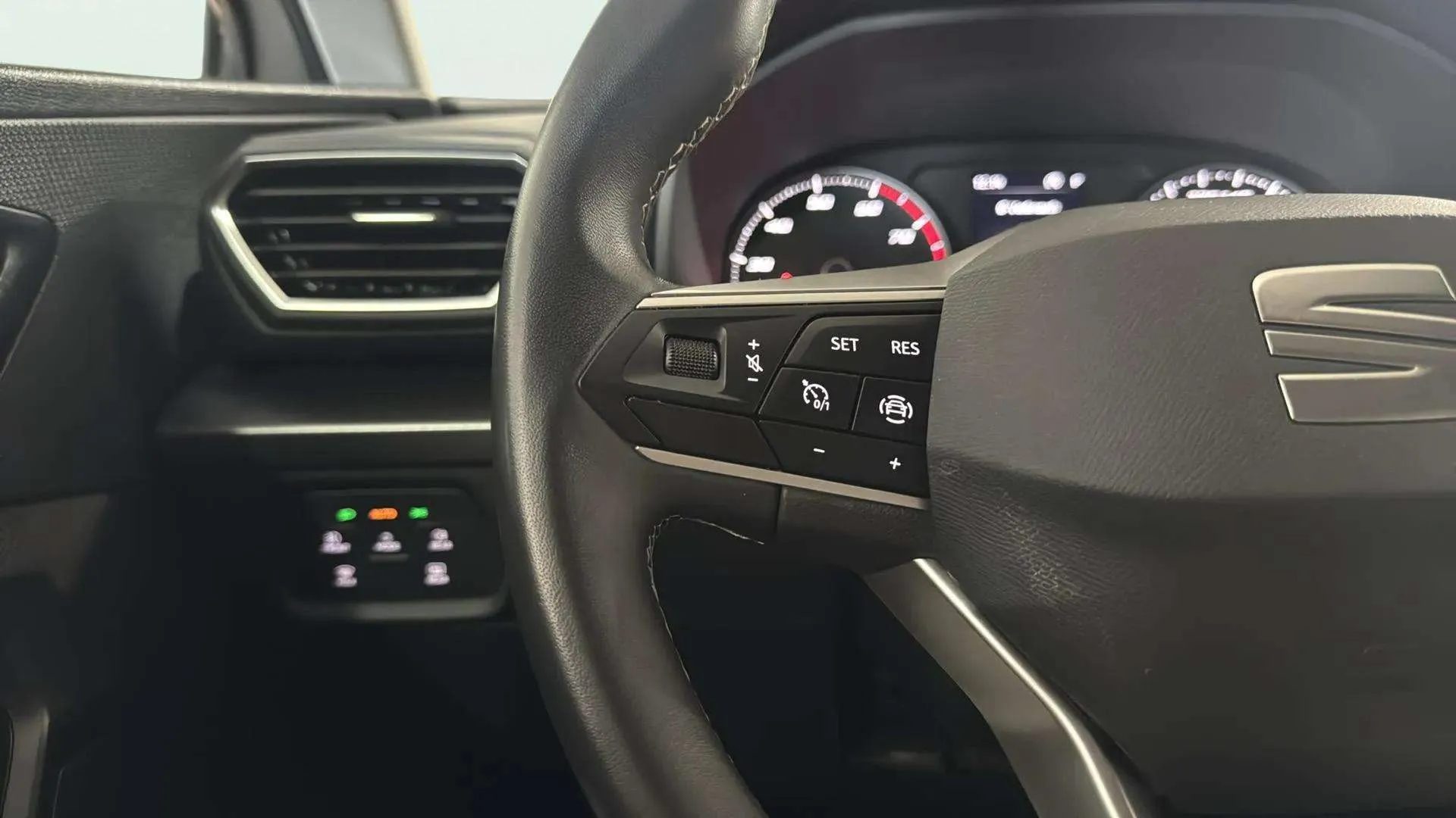 SEAT León 1.0 eTSI DSG-7 Style XL - foto 16