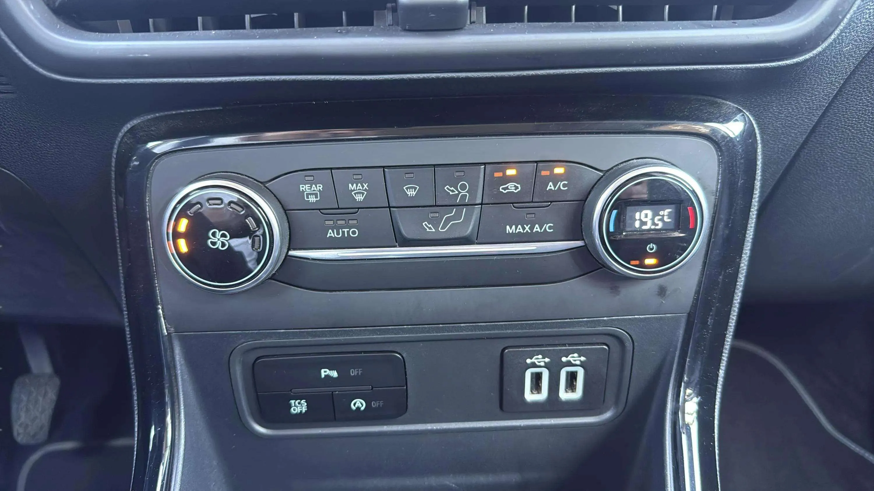 Ford EcoSport 1.0L EcoBoost Titanium - foto 27
