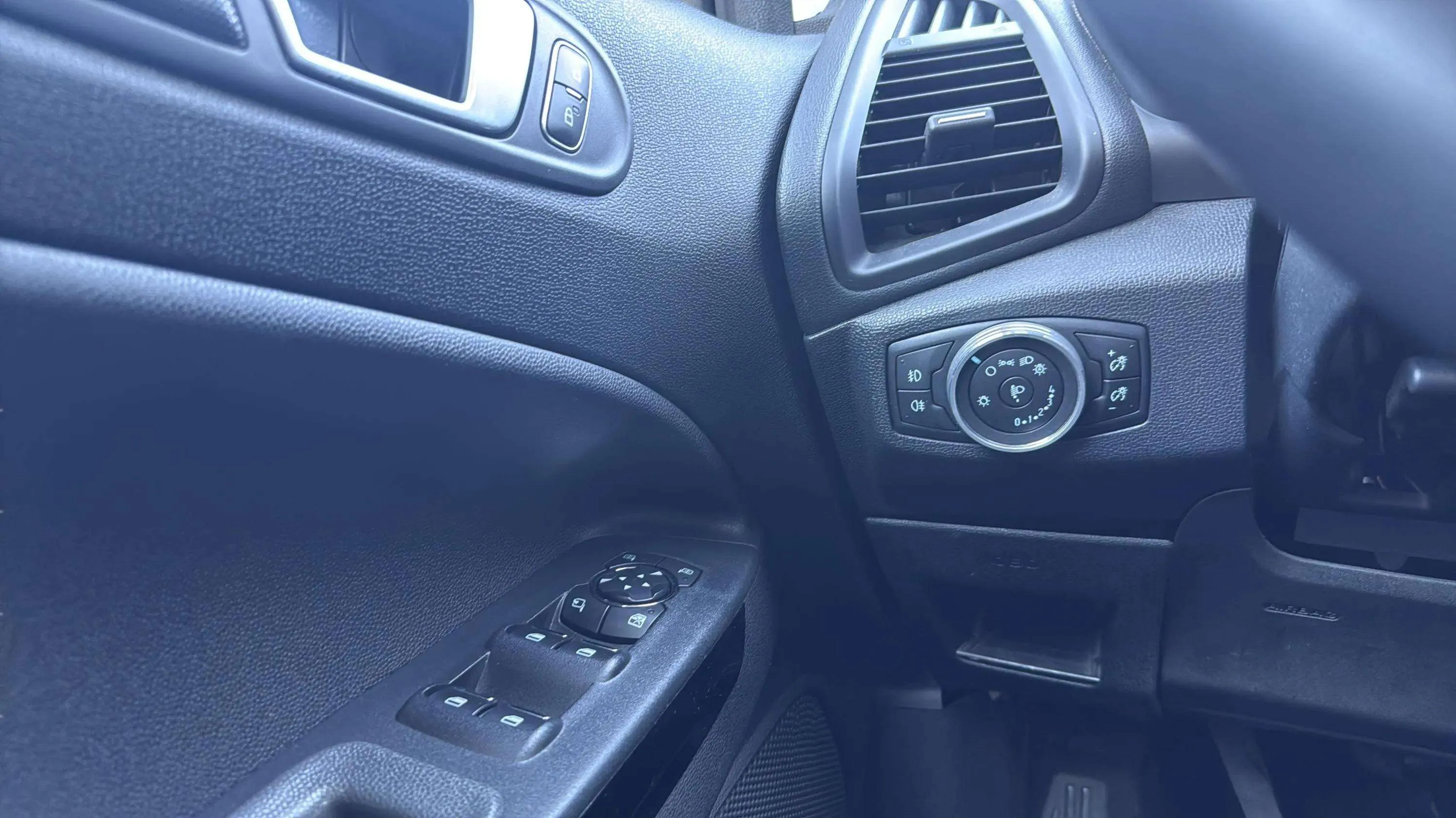 Ford EcoSport 1.0L EcoBoost Titanium - foto 17