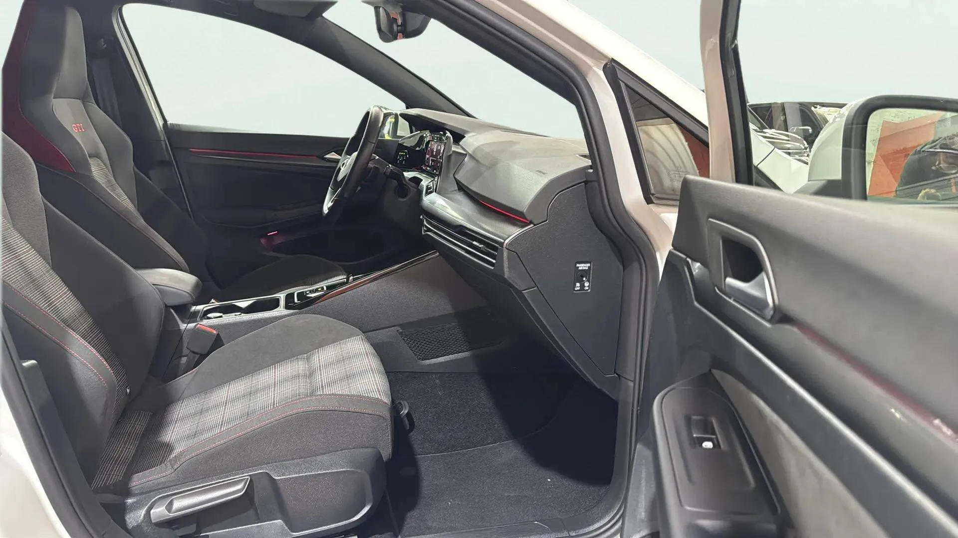 Volkswagen Golf GTI 2.0 TSI DSG - foto 21
