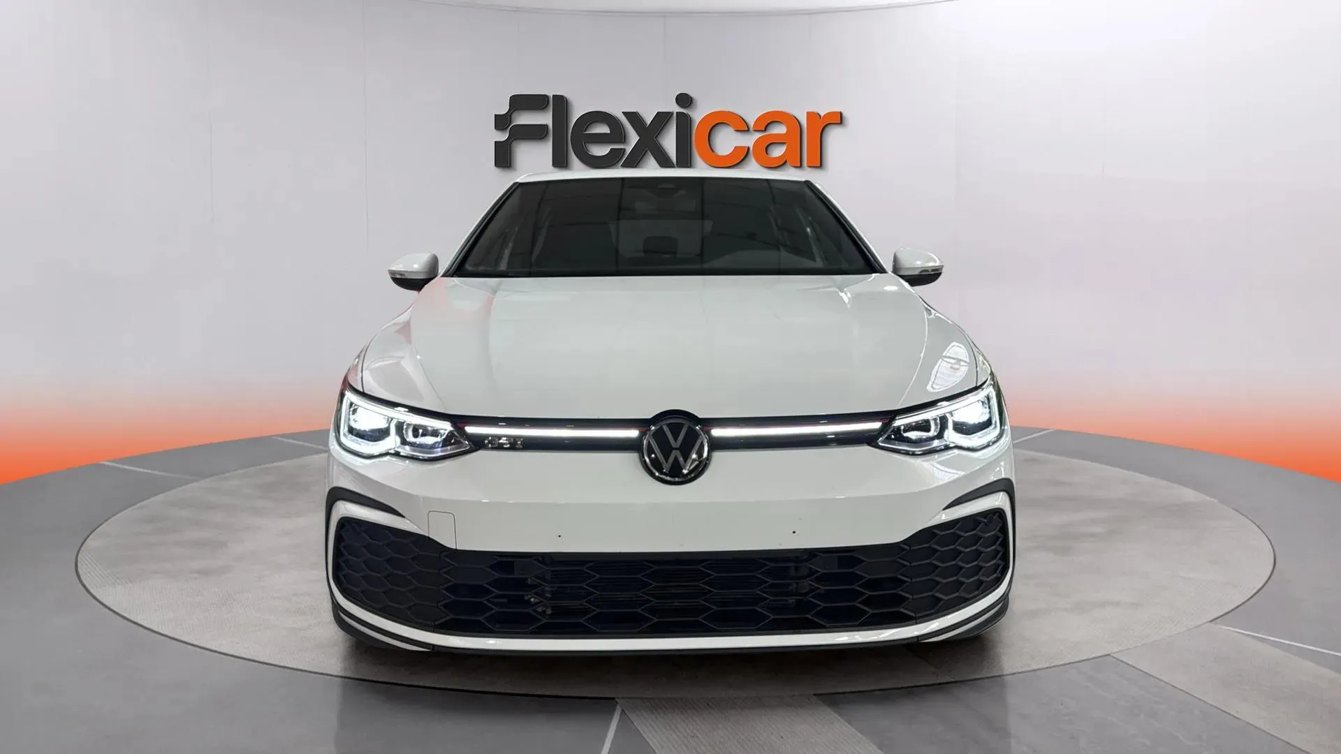 Volkswagen Golf GTI 2.0 TSI DSG - foto 2