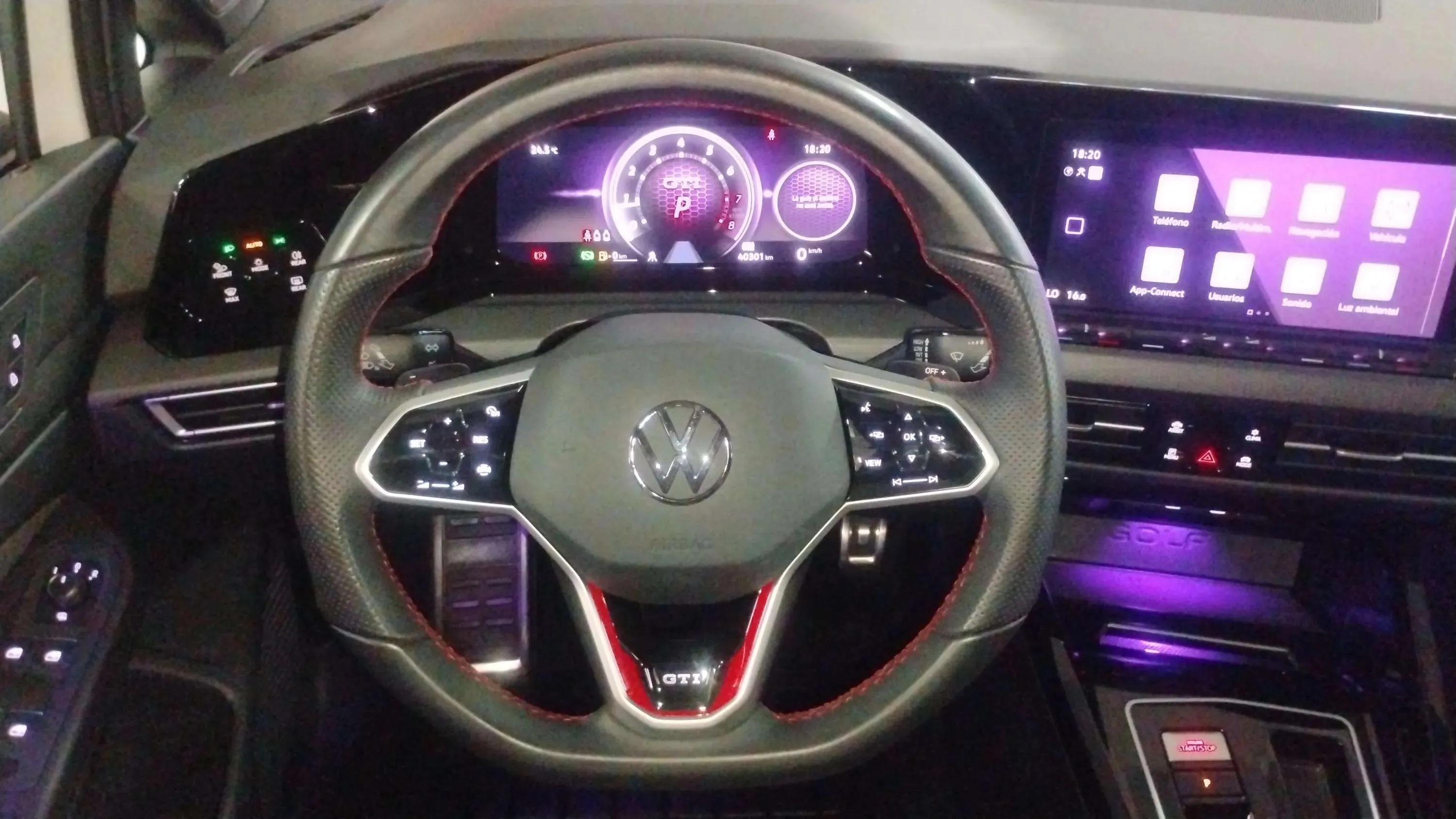 Volkswagen Golf GTI Performance 2.0 TSI DSG - foto 17