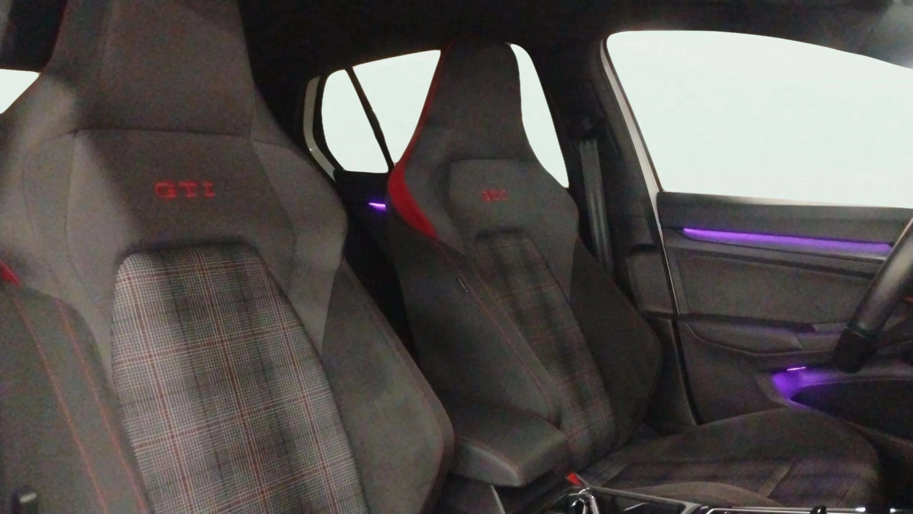 Volkswagen Golf GTI Performance 2.0 TSI DSG - foto 10