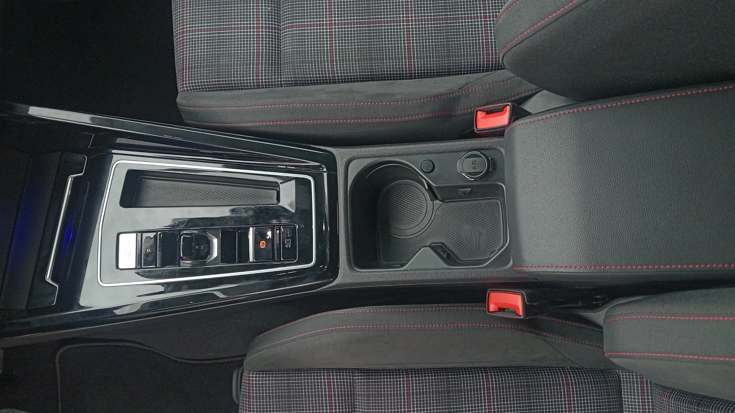 Volkswagen Golf GTI Performance 2.0 TSI DSG - foto 25