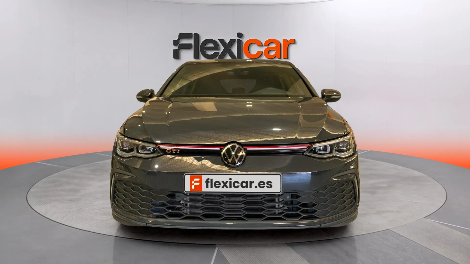 Volkswagen Golf GTI 2.0 TSI DSG - foto 2