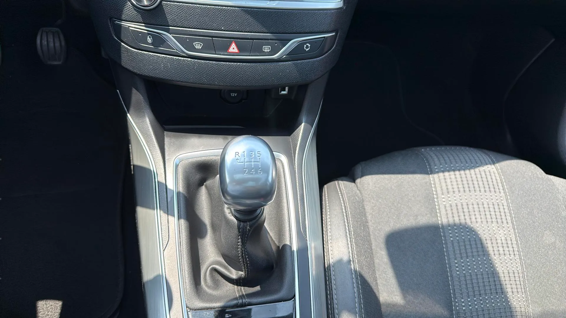 Peugeot 308 Allure 1.2 PureTech - foto 18