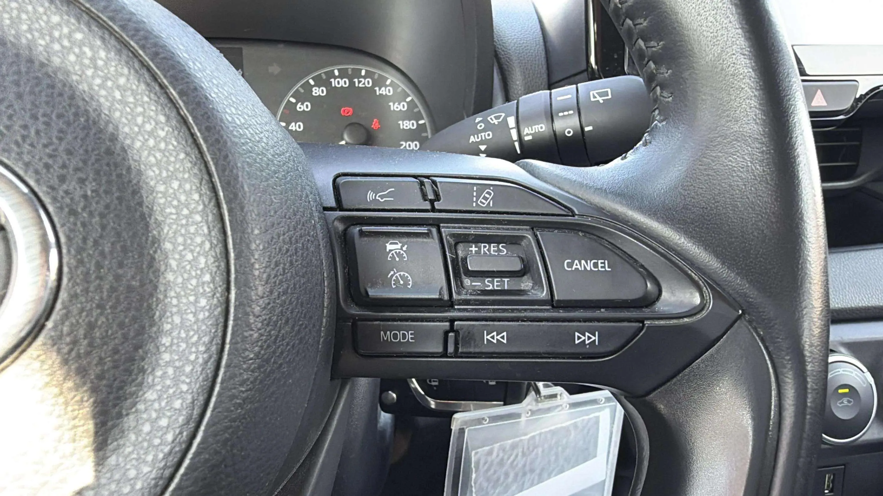 Toyota Yaris 1.0 70 Active - foto 14