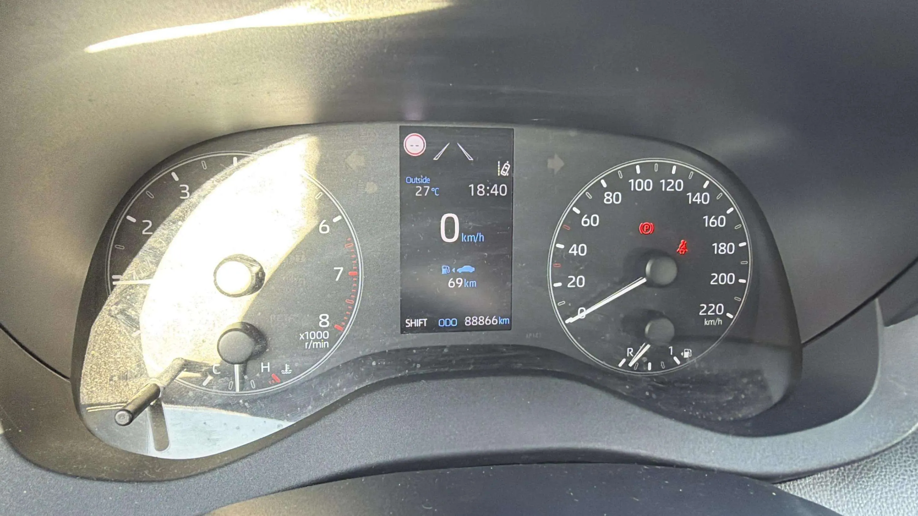Toyota Yaris 1.0 70 Active - foto 12