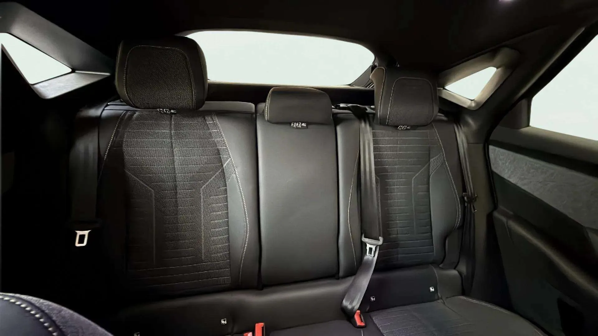 Peugeot 3008 1.2 Allure eDCS6 - foto 26