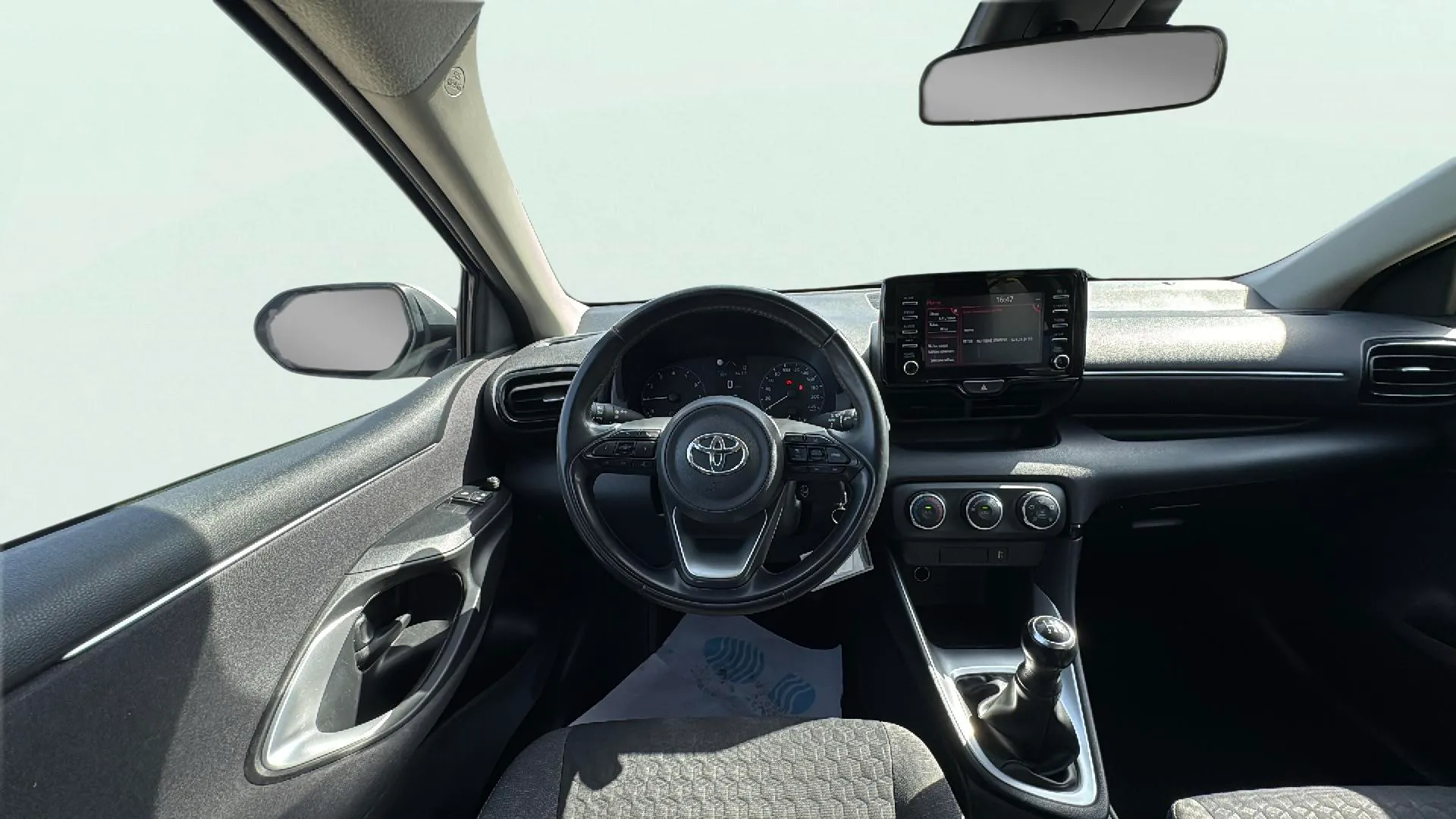 Toyota Yaris 1.0 70 Active - foto 11