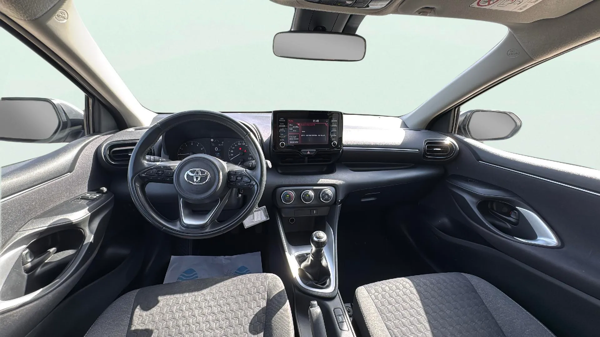 Toyota Yaris 1.0 70 Active - foto 10
