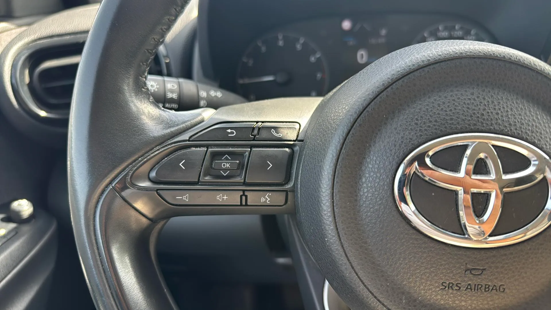 Toyota Yaris 1.0 70 Active - foto 16