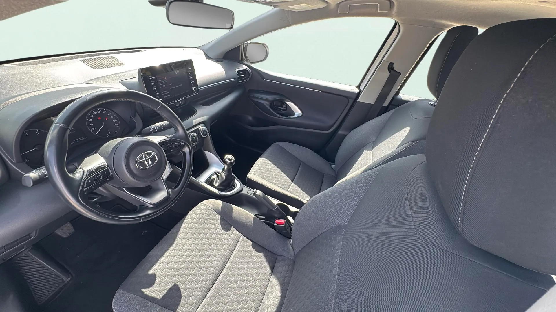 Toyota Yaris 1.0 70 Active - foto 9