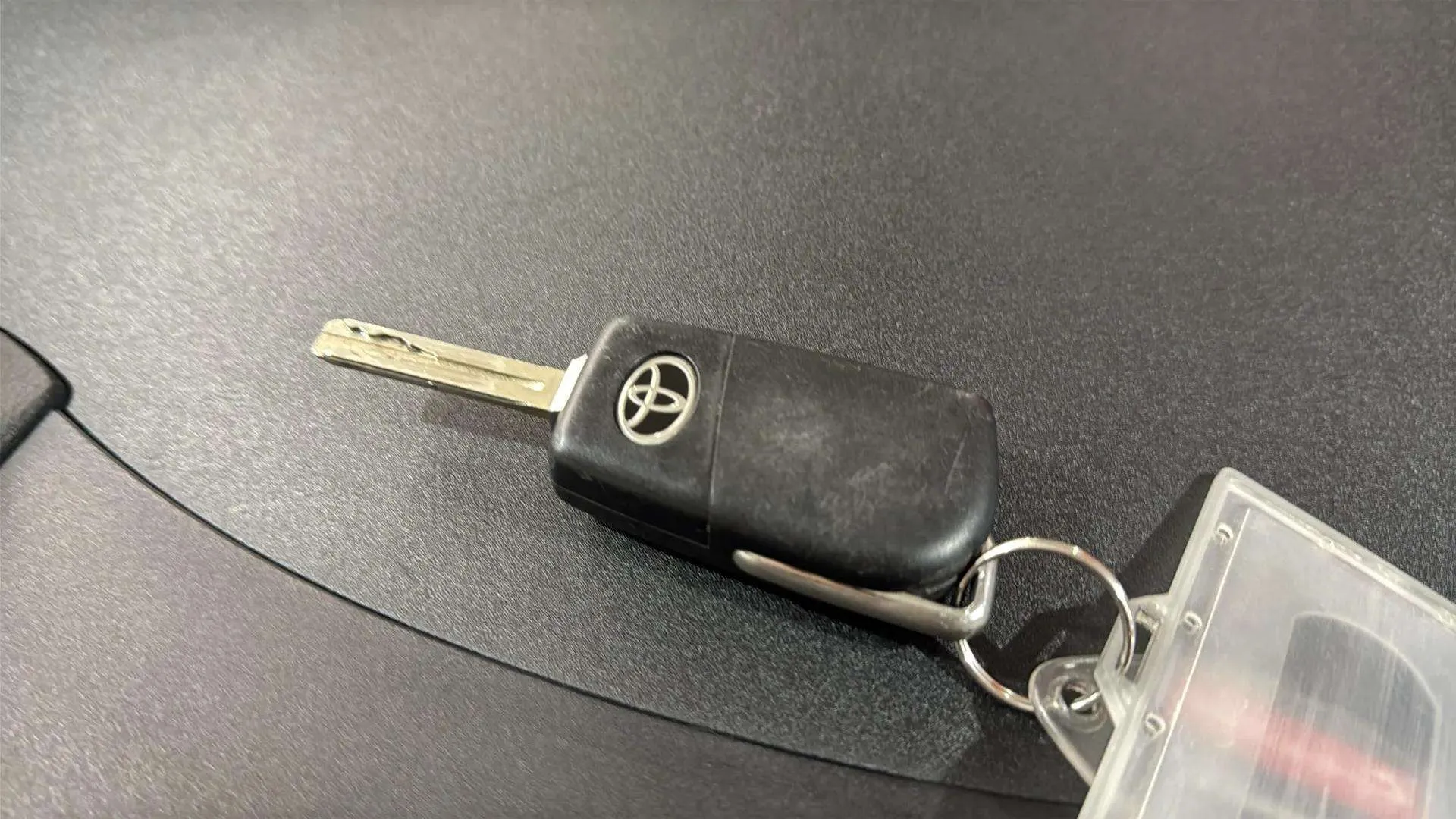 Toyota Yaris 1.5 110 Active - foto 24